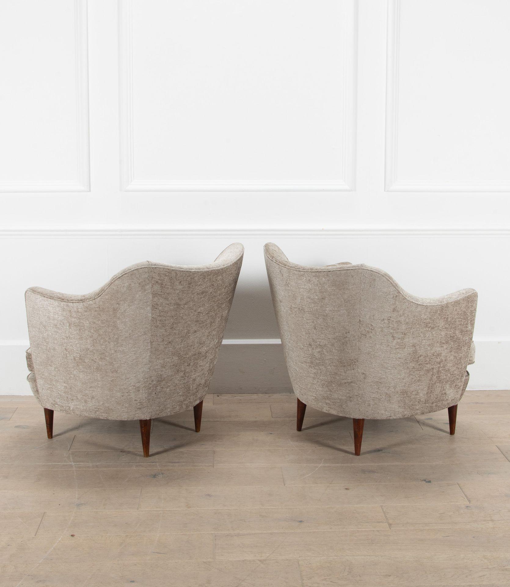 Pair of Italian 20th Century Armchairs For Sale 8