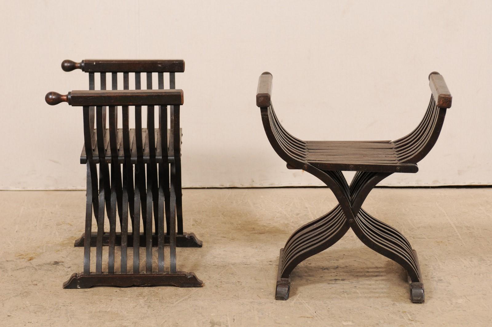 Pair of Italian 20th Century Dante Style Backless Savonarola Chairs In Good Condition In Atlanta, GA
