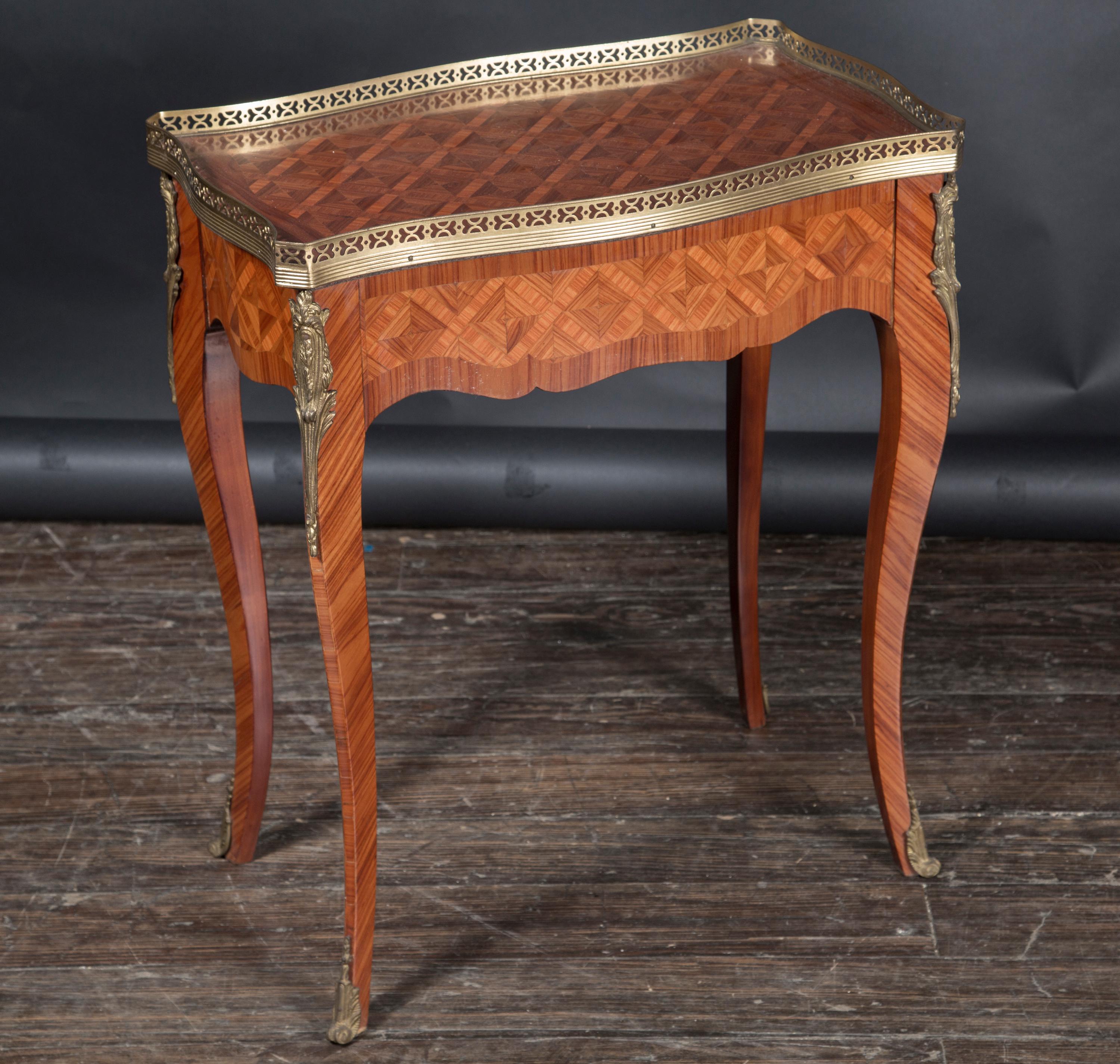 Pair of Italian 20th Century Louis XV Parquetry Tables In Good Condition For Sale In New Orleans, LA