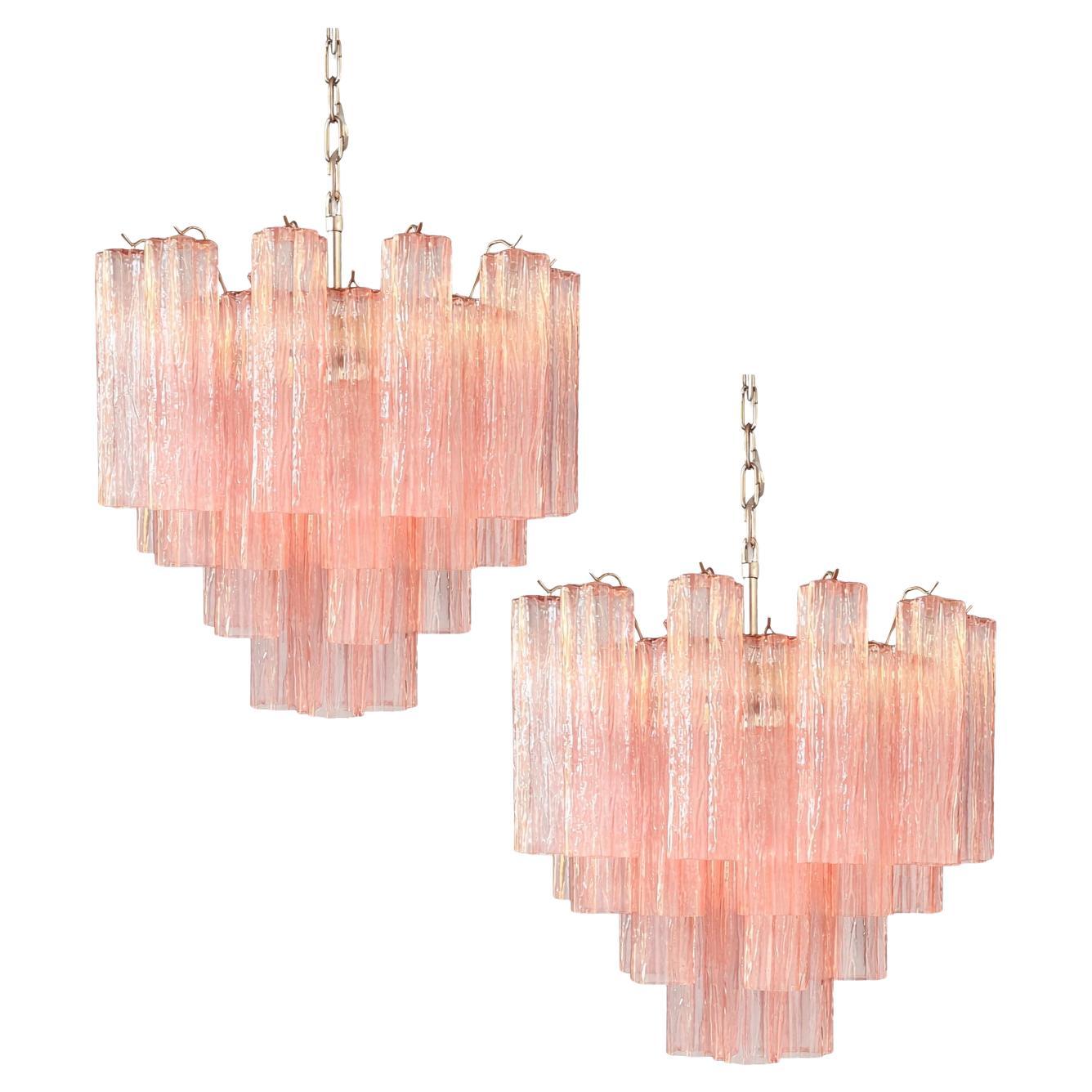 Coppia di lampadari italiani in vetro rosa 36, Murano, anni 
70 in vendita