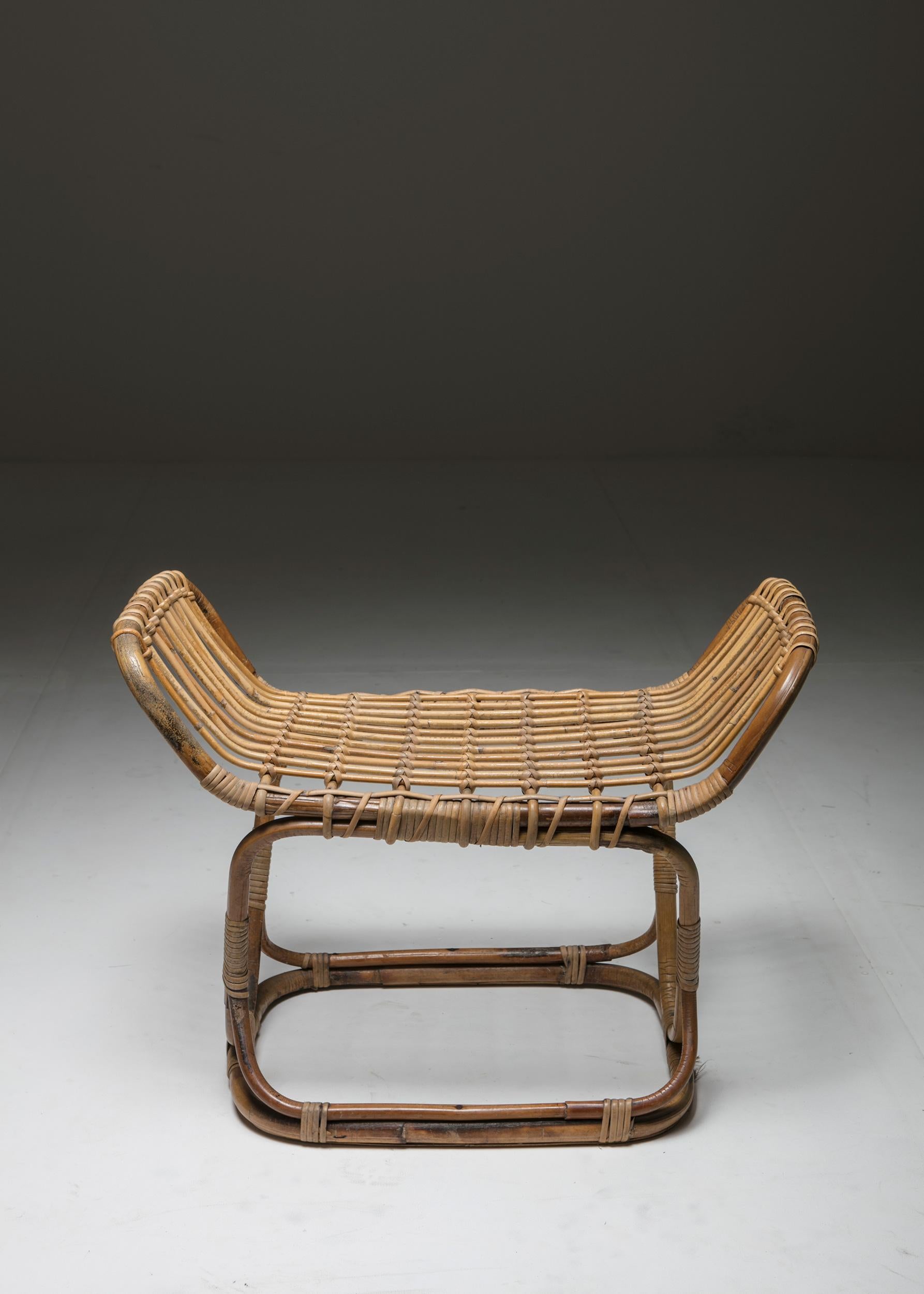 Pair of Italian 60s Wicker Stools In Good Condition For Sale In Milan, IT