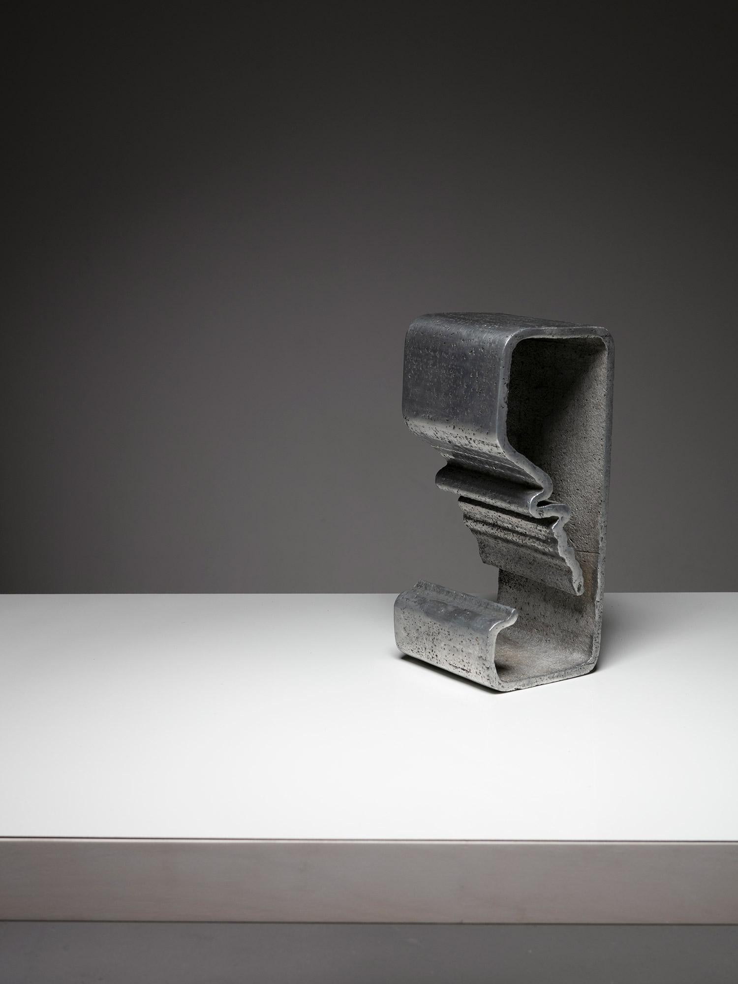 Abstrakte Freiform-Skulpturen aus Aluminiumguss, Italien, 1970er Jahre, Paar im Angebot 6
