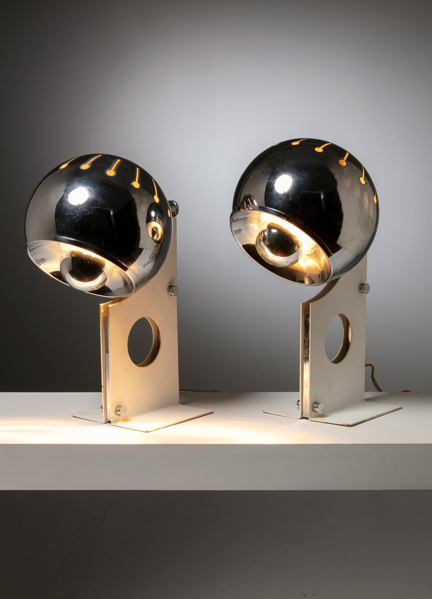 Pair of Italian 1970s Bedside Table Lamps In Good Condition In Milan, IT