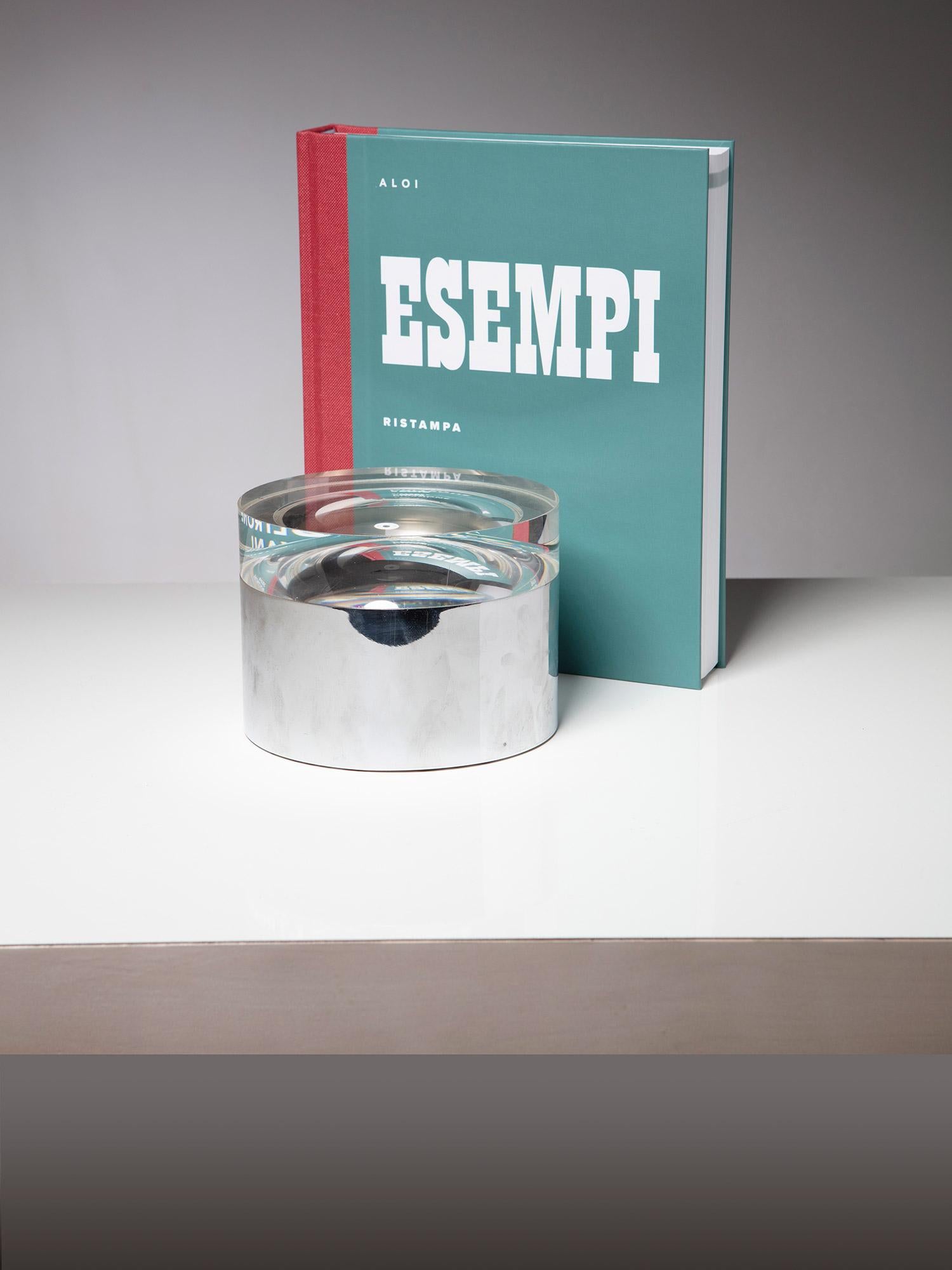 Pair of Italian 70s Plexiglass Boxes in the style of Romeo Rega For Sale 5