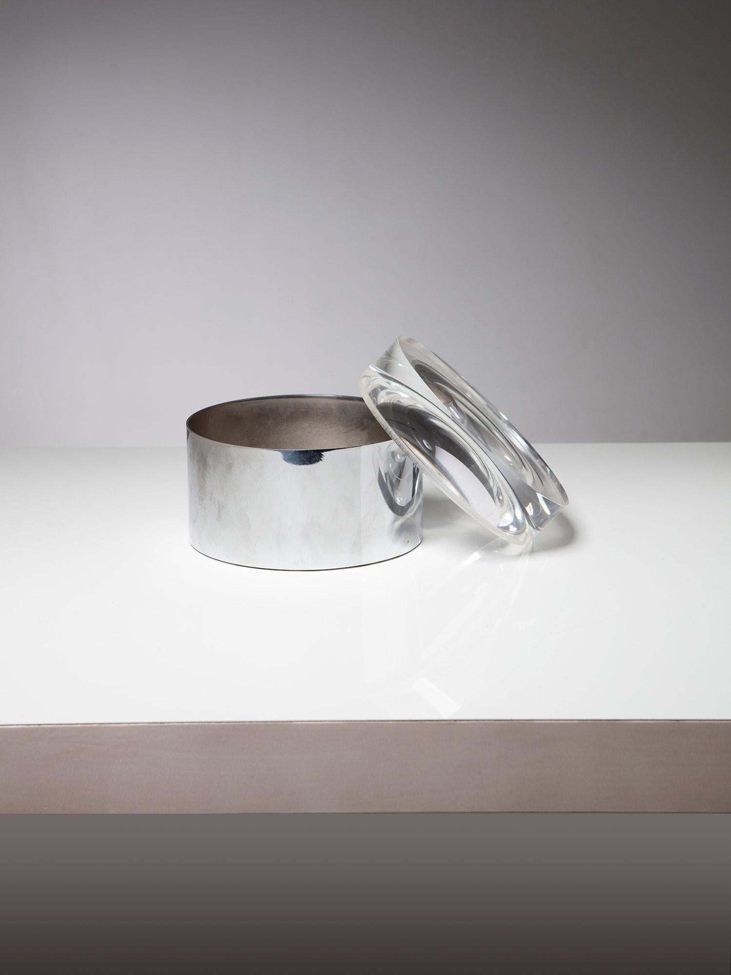 Pair of Italian 70s Plexiglass Boxes in the style of Romeo Rega For Sale 4