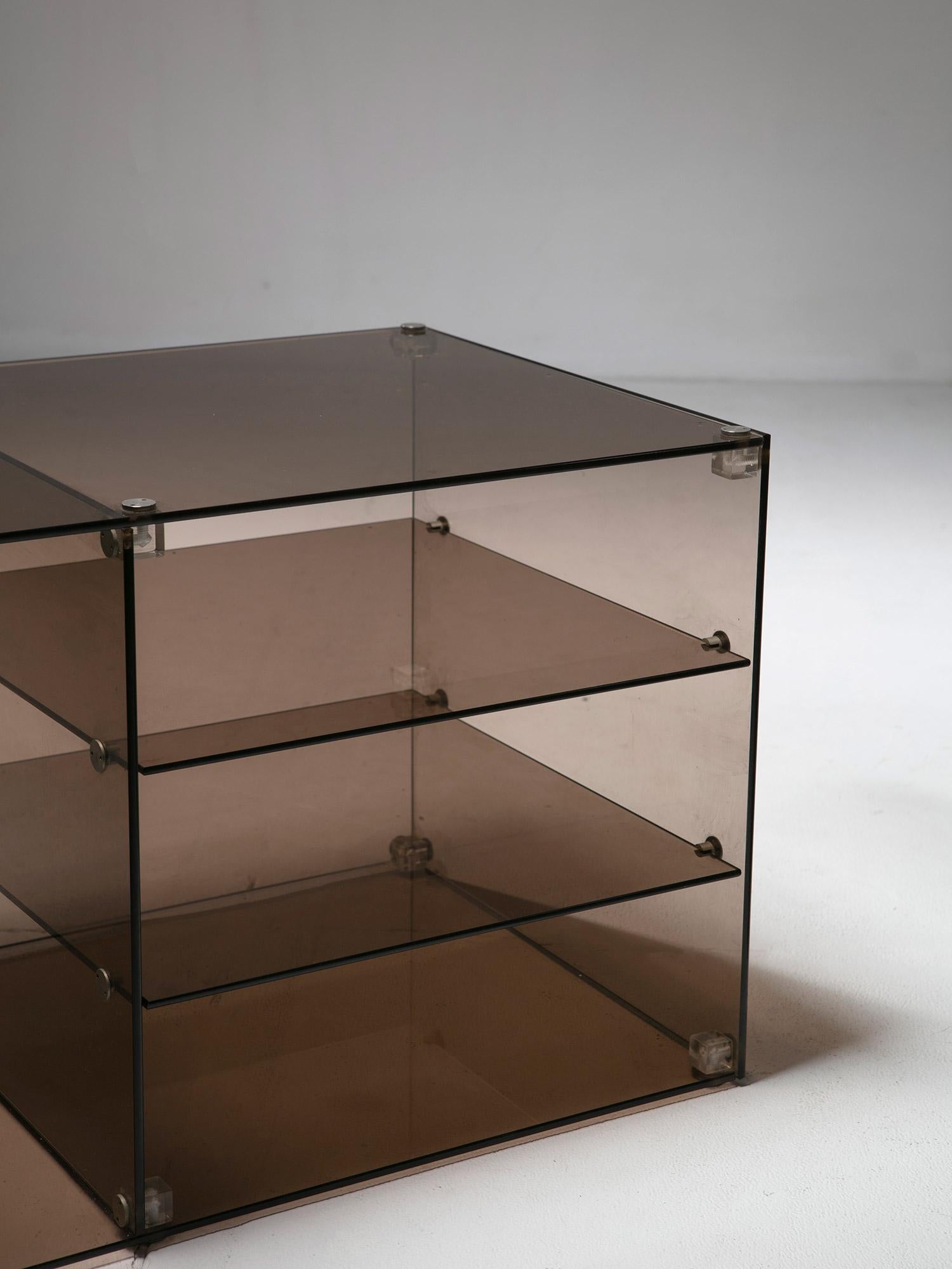 Pair of Italian 70s Smoked Glass Night Stands in vendita 7