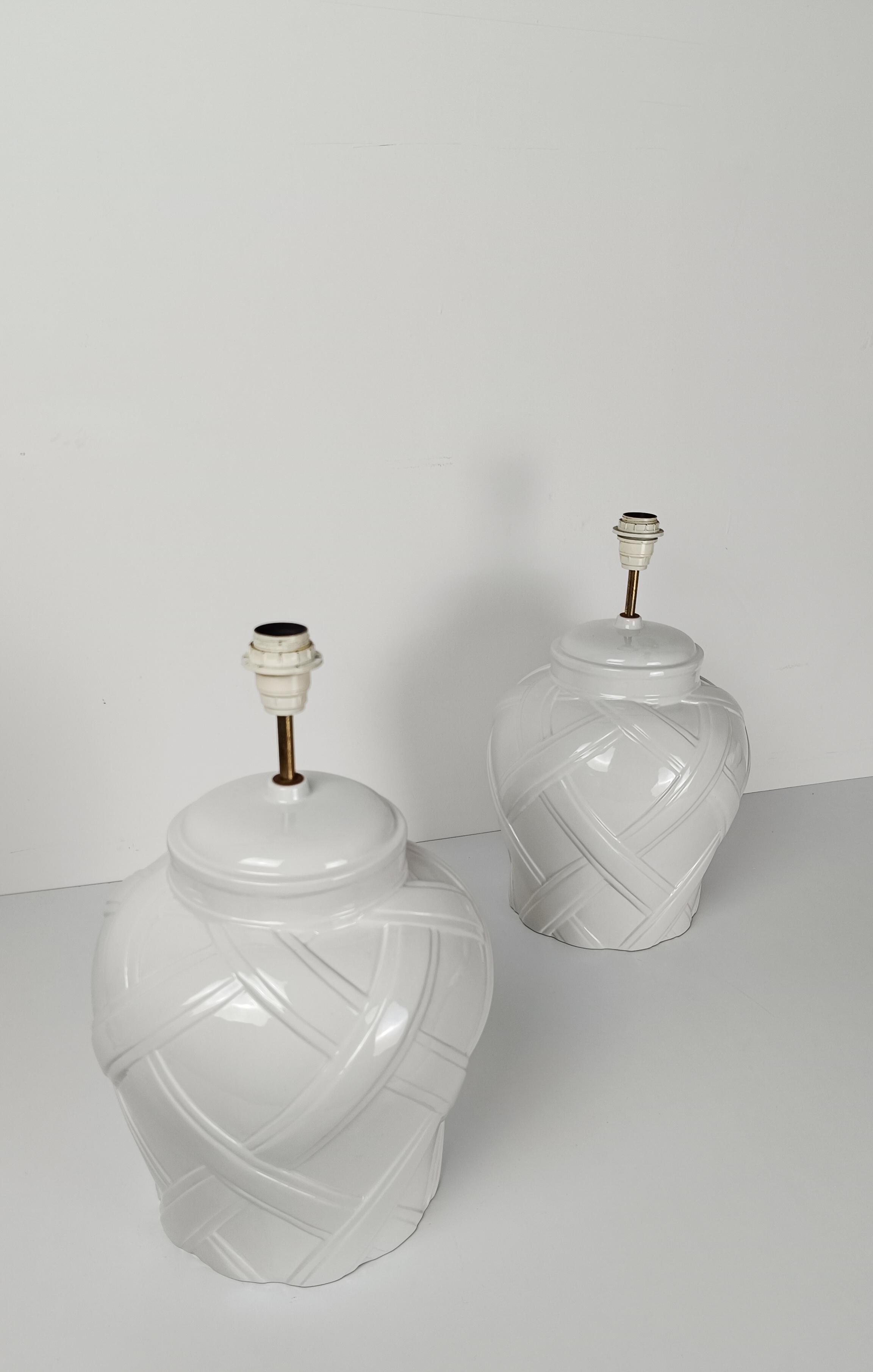 Paire de lampes de bureau italiennes des années 70 en céramique émaillée blanche, style Vivai del Sud en vente 4