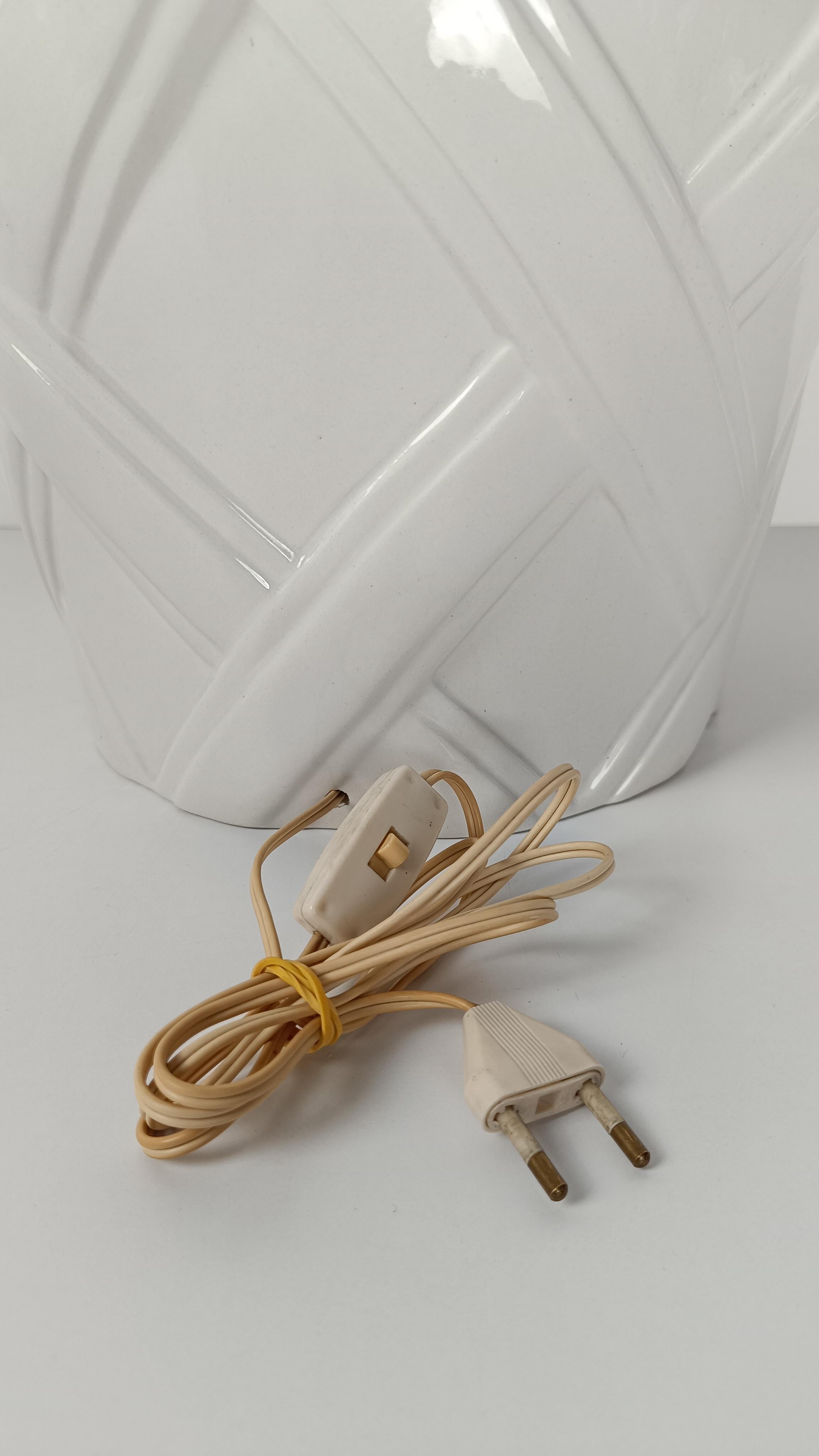 Paire de lampes de bureau italiennes des années 70 en céramique émaillée blanche, style Vivai del Sud en vente 7