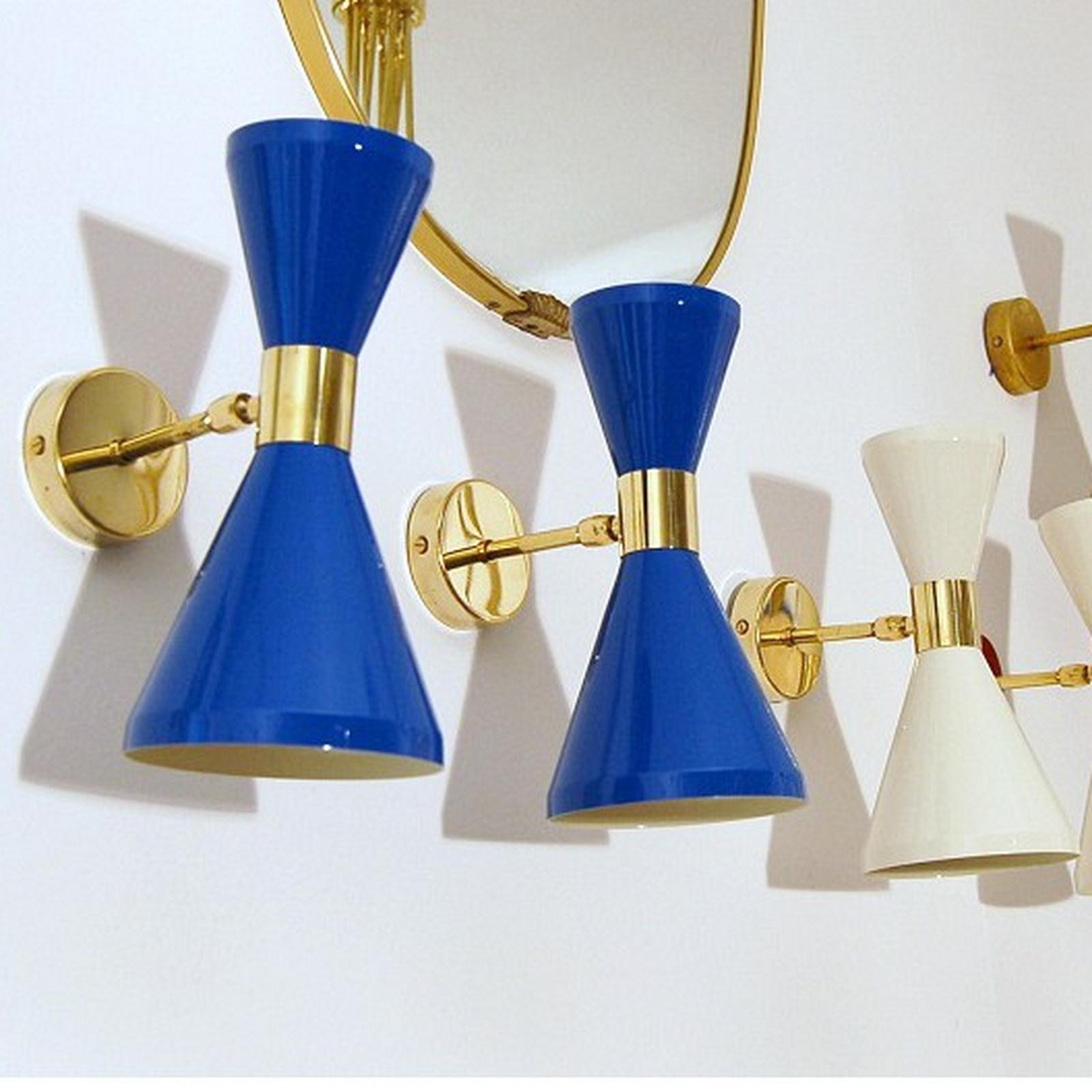 Coppia di applique italiane regolabili Diabolo nero, nello stile di Stilnovo in vendita 2