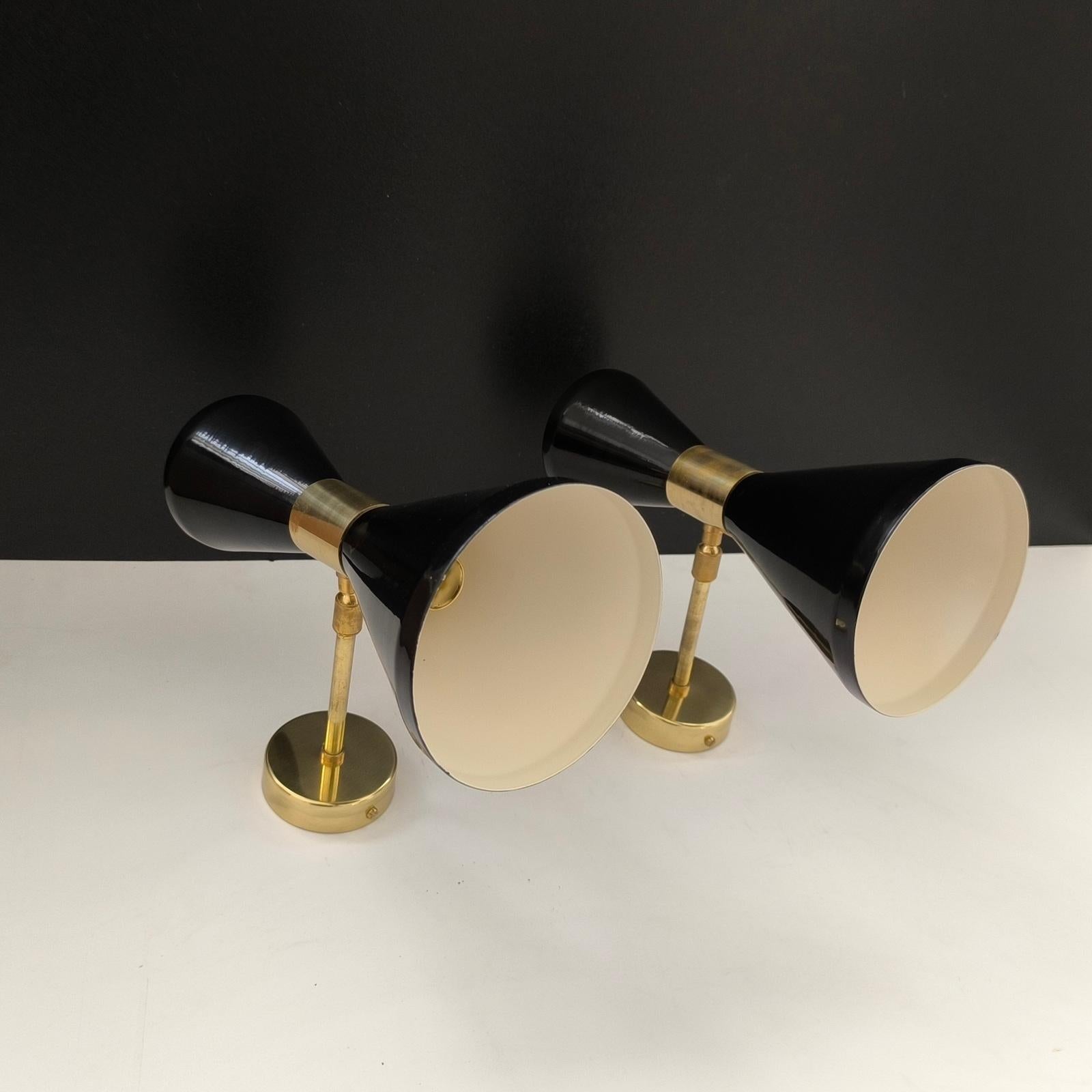 Dipinto Coppia di applique italiane regolabili Diabolo nero, nello stile di Stilnovo in vendita