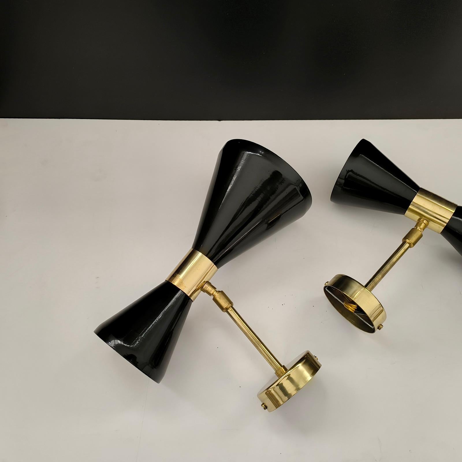 XXI secolo e contemporaneo Coppia di applique italiane regolabili Diabolo nero, nello stile di Stilnovo in vendita