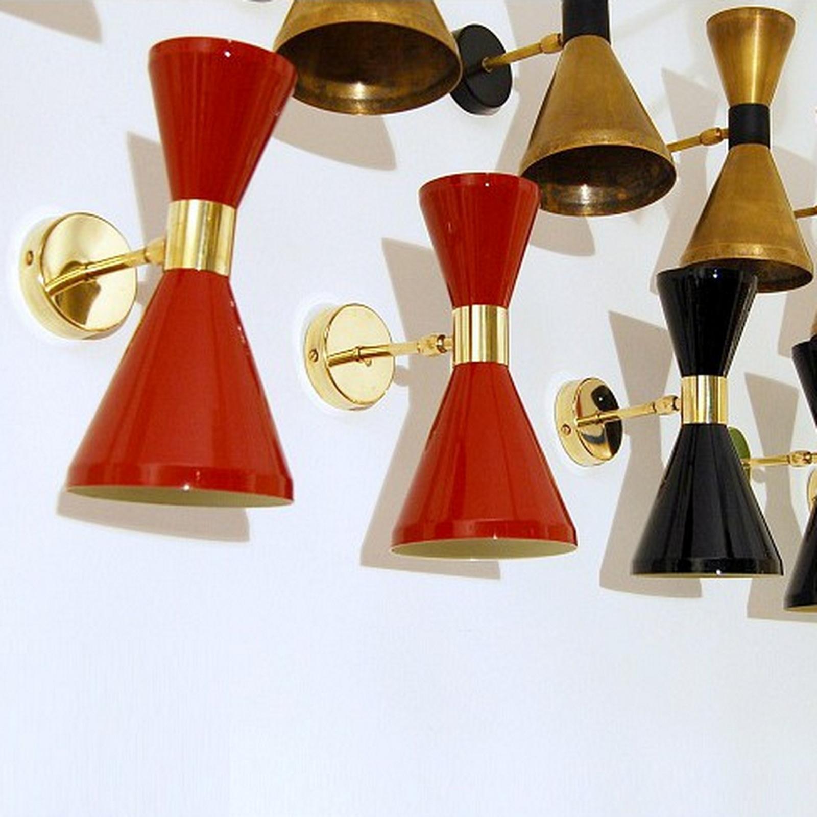 Coppia di applique italiane regolabili Diabolo nero, nello stile di Stilnovo in vendita 1