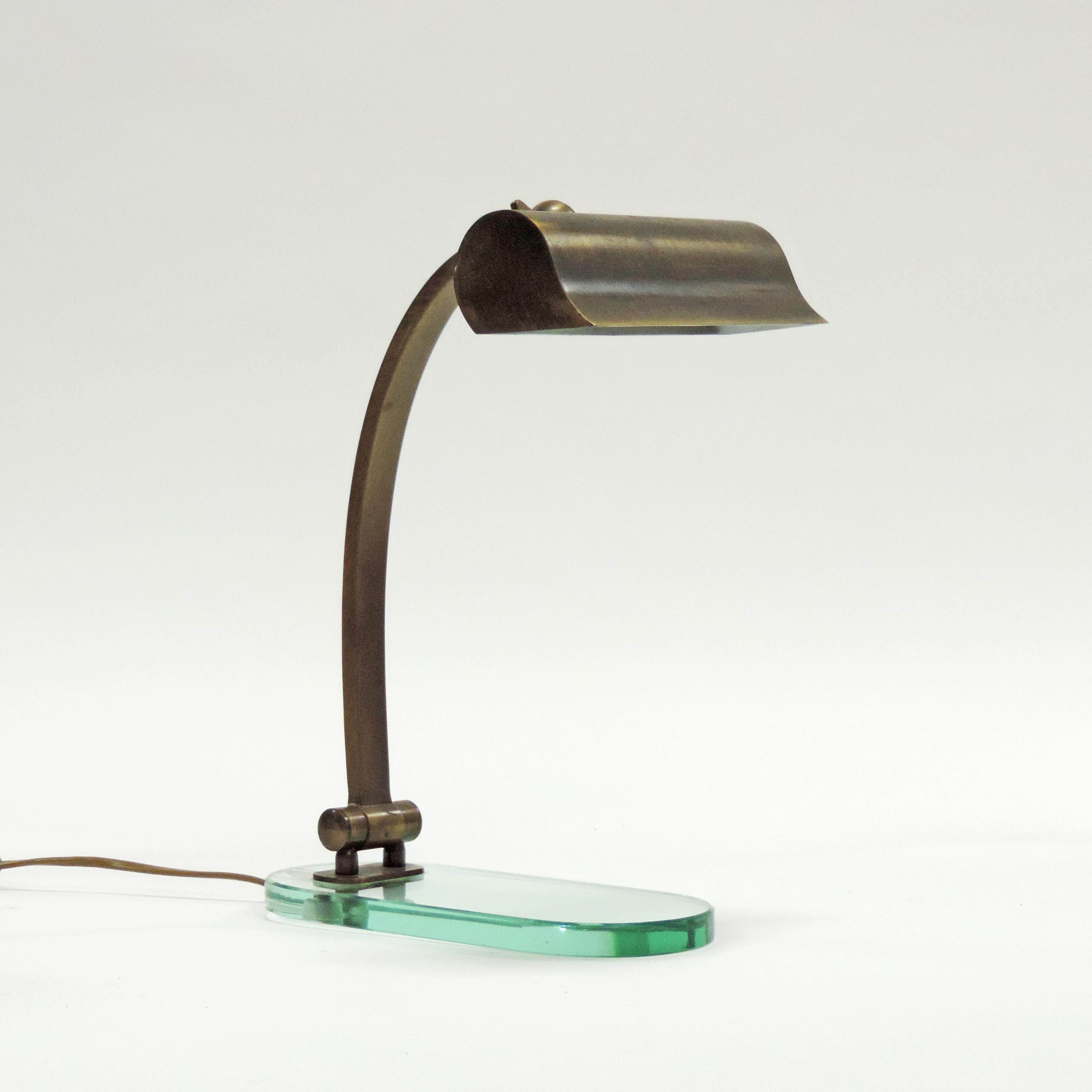 Pair of Italian Adjustable Table Lamps by Lumen in Brass and Glass, Italy, 1950s For Sale 2