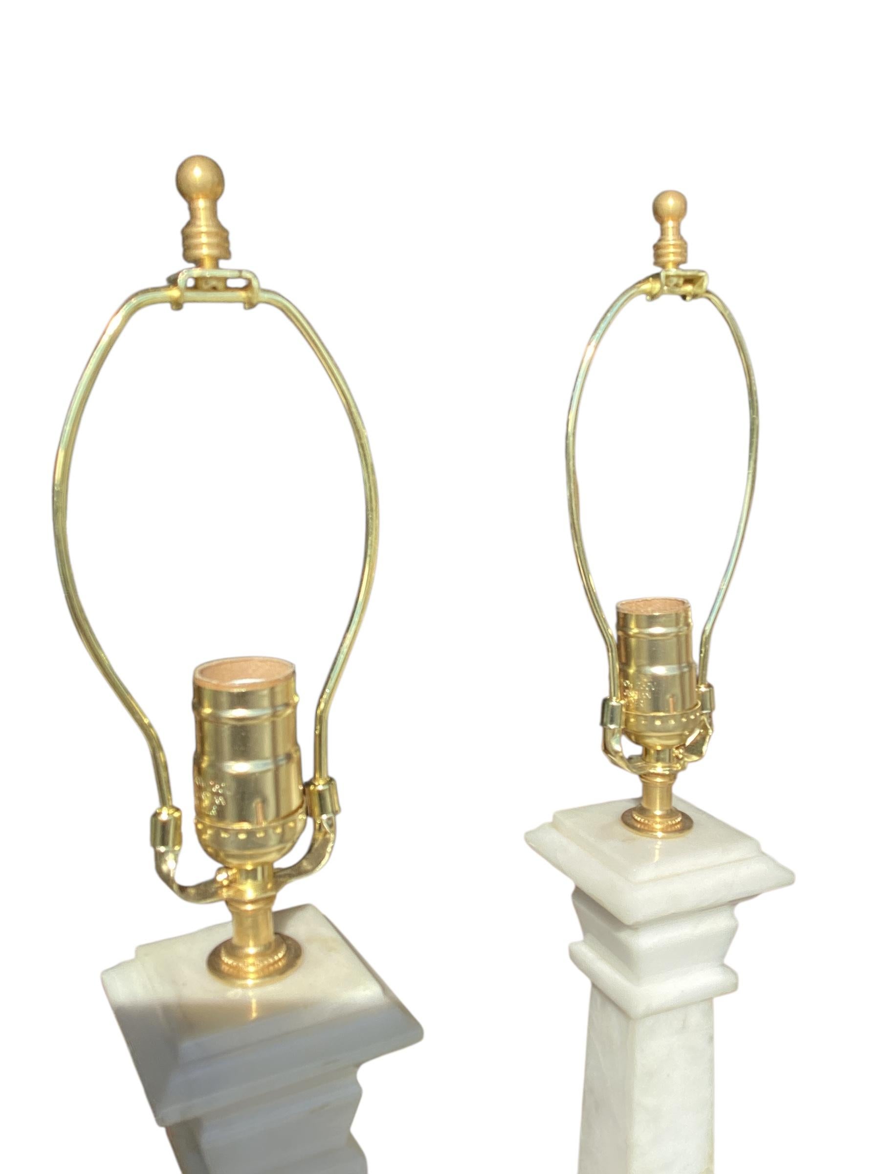Paire de lampes à colonne italiennes en albâtre en vente 1