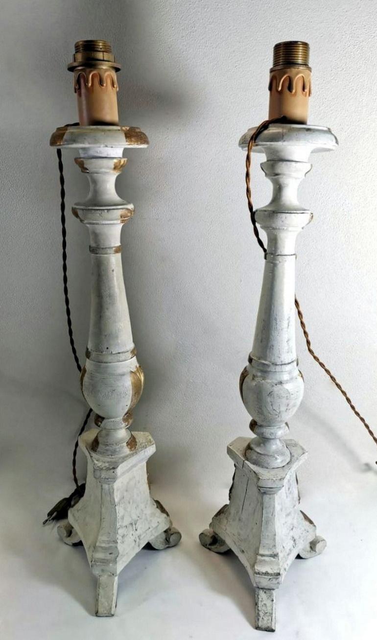 Pair of Italian Altar Candelabra in Carved Wood, Lacquered and Gilded 7