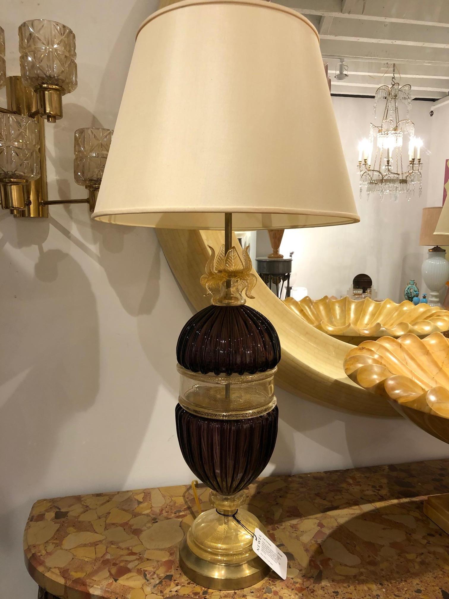 Paire de lampes de table italiennes en verre améthyste de Murano en vente 2