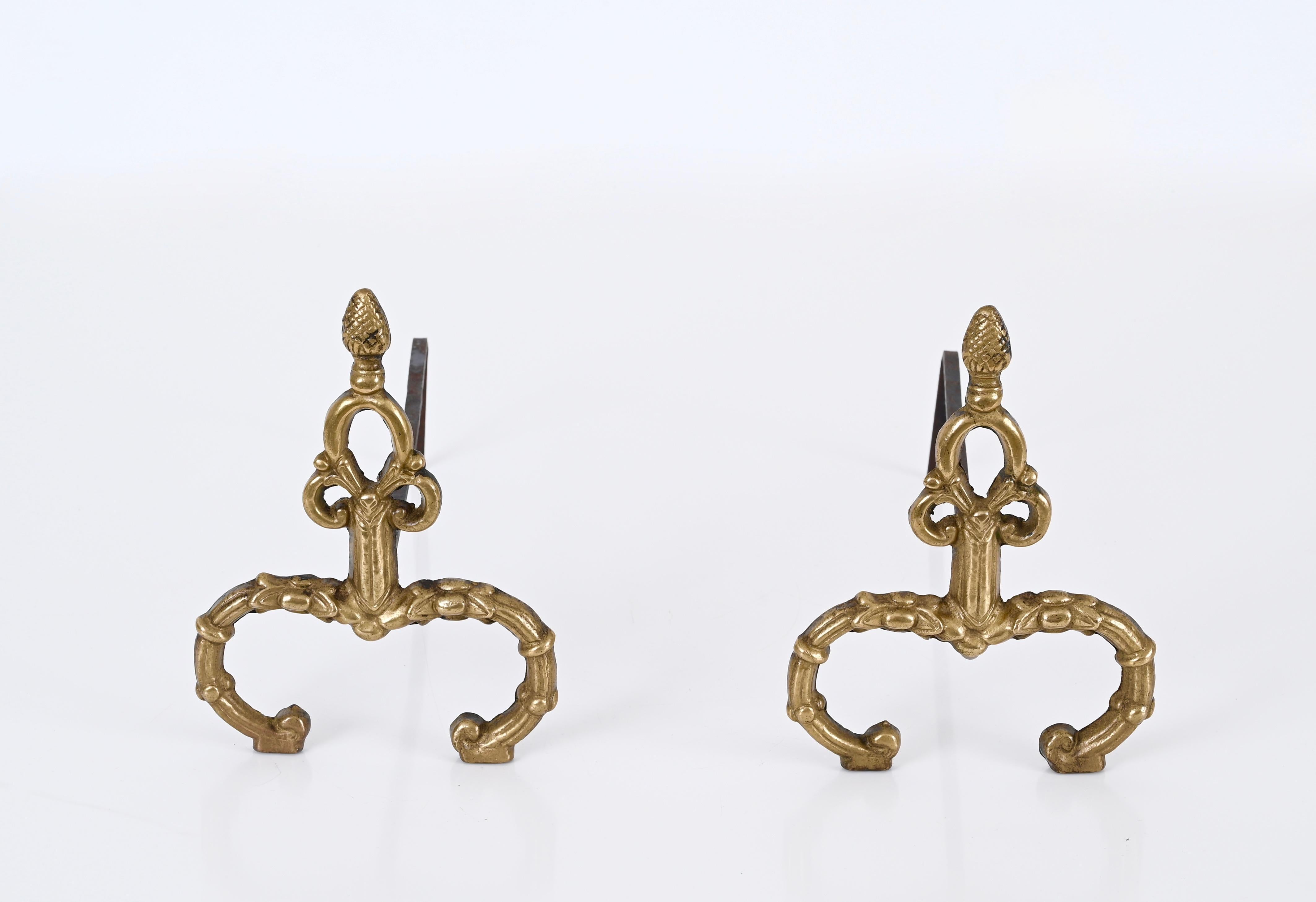 Pair of Italian Andirons in Gilt Bronze and Iron in Louis XV style, Italy 1940s In Good Condition For Sale In Roma, IT