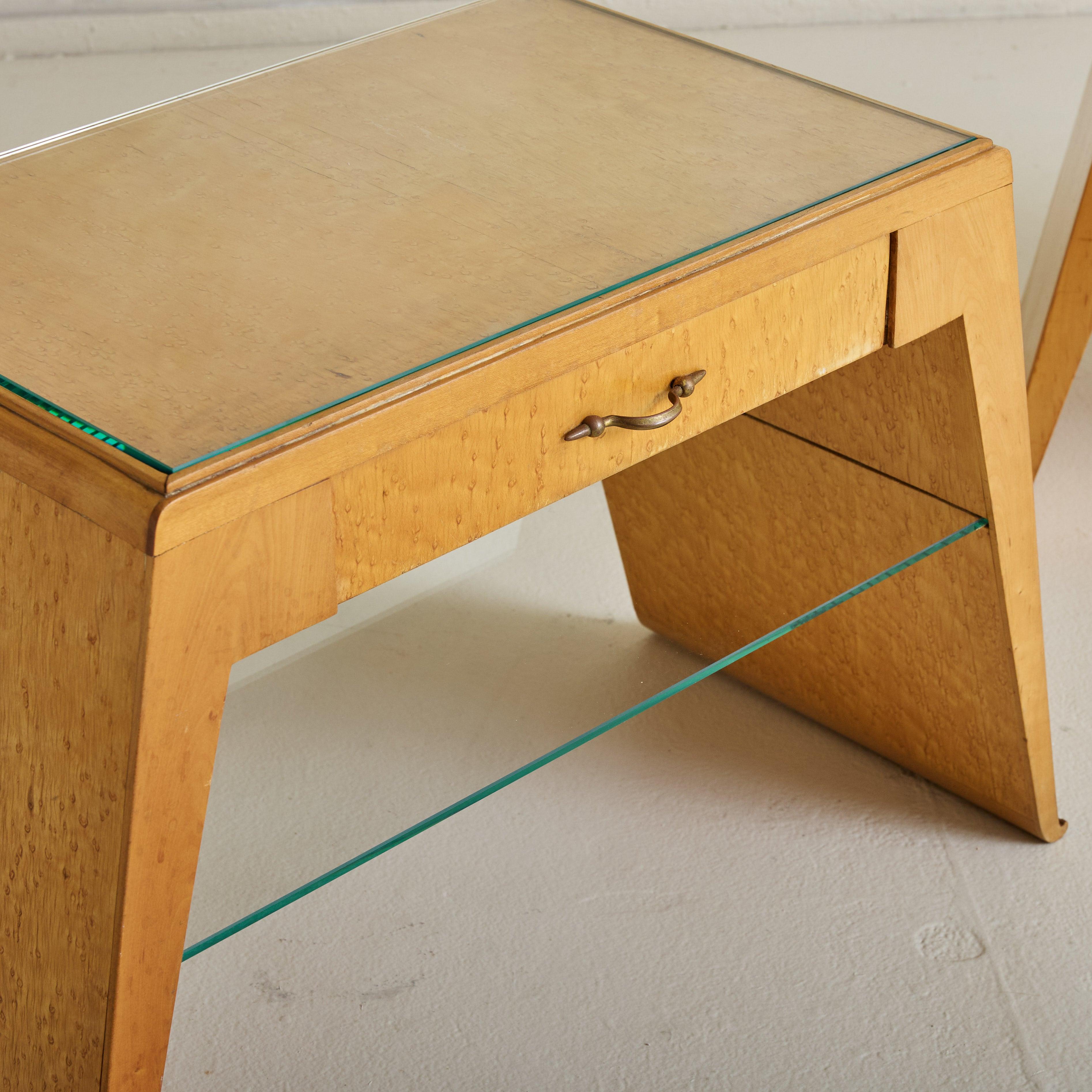 Pair of Italian Angular Wood Nightstands with Glass Shelves, 1950s In Good Condition For Sale In Chicago, IL