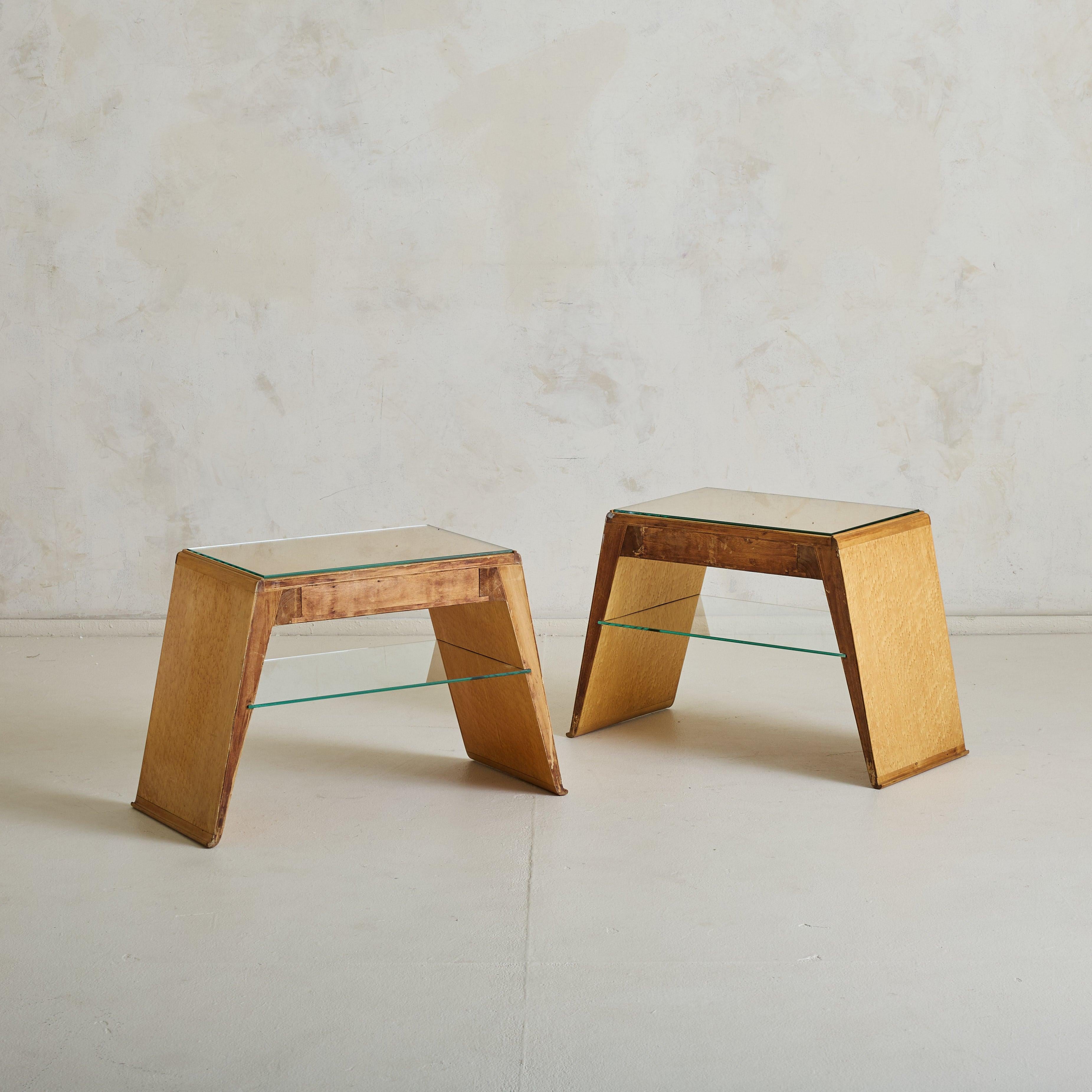 Mid-20th Century Pair of Italian Angular Wood Nightstands with Glass Shelves, 1950s For Sale