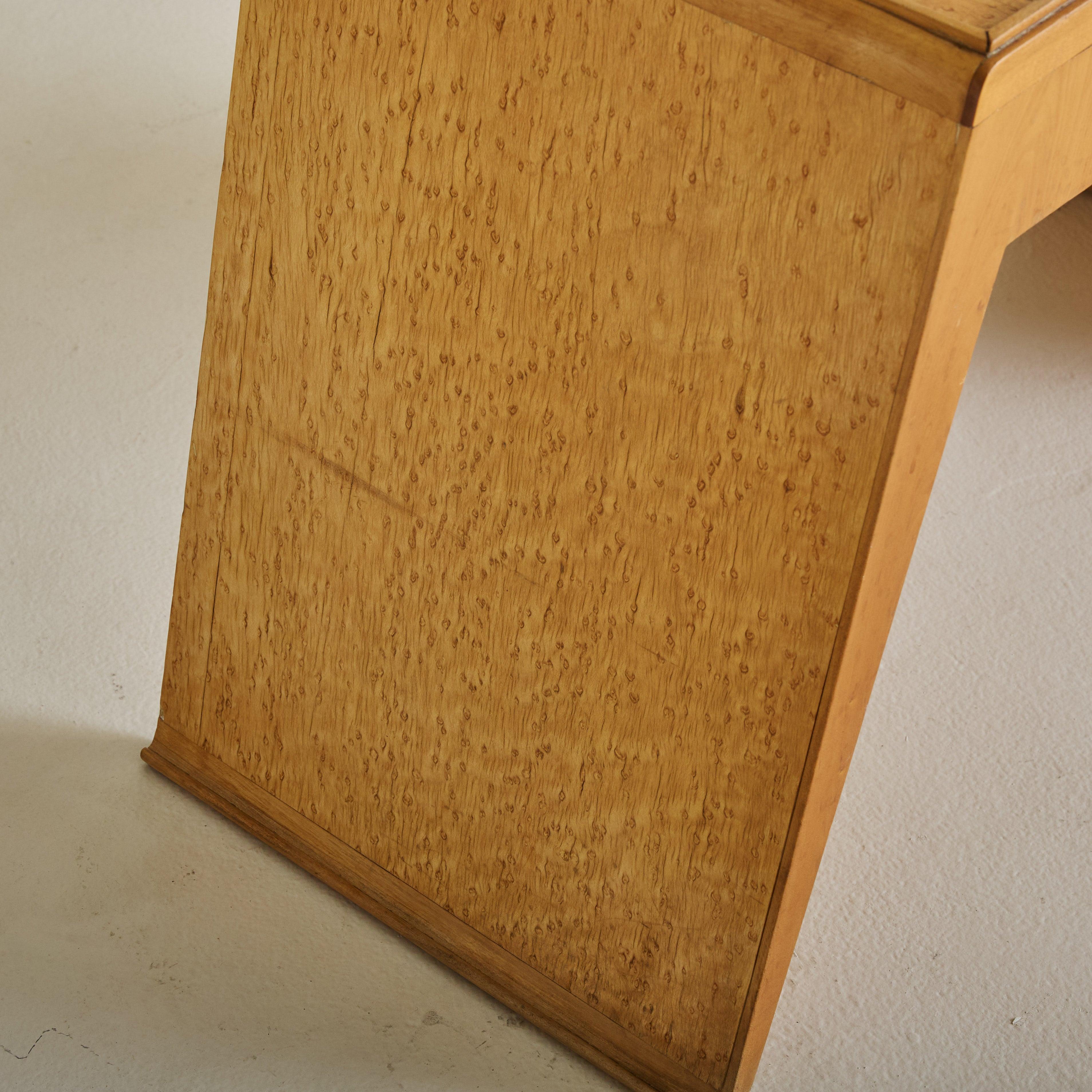 Pair of Italian Angular Wood Nightstands with Glass Shelves, 1950s For Sale 2