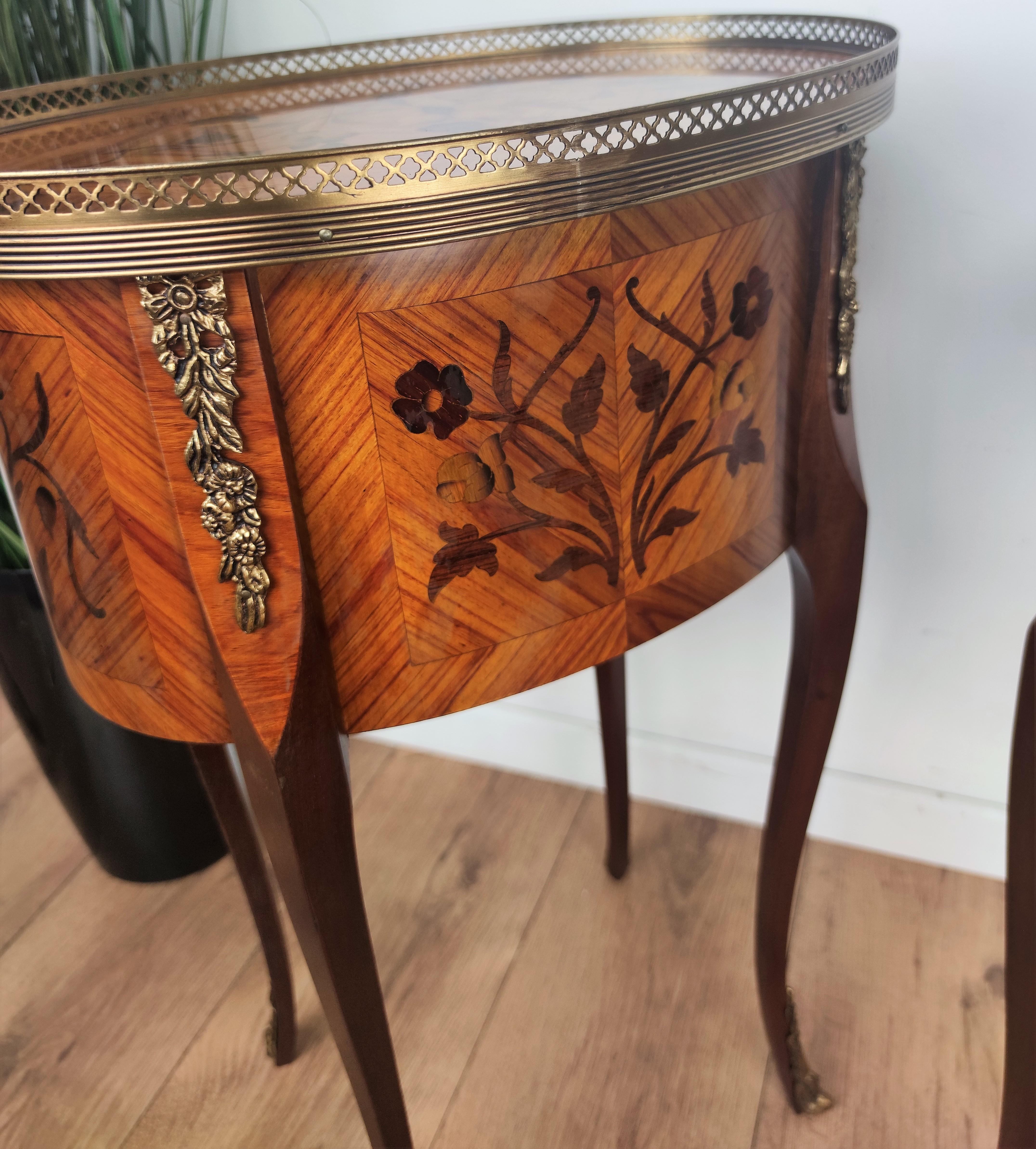 Pair of Italian Antique Marquetry Walnut Bedside Nightstands Tables with Drawers 3