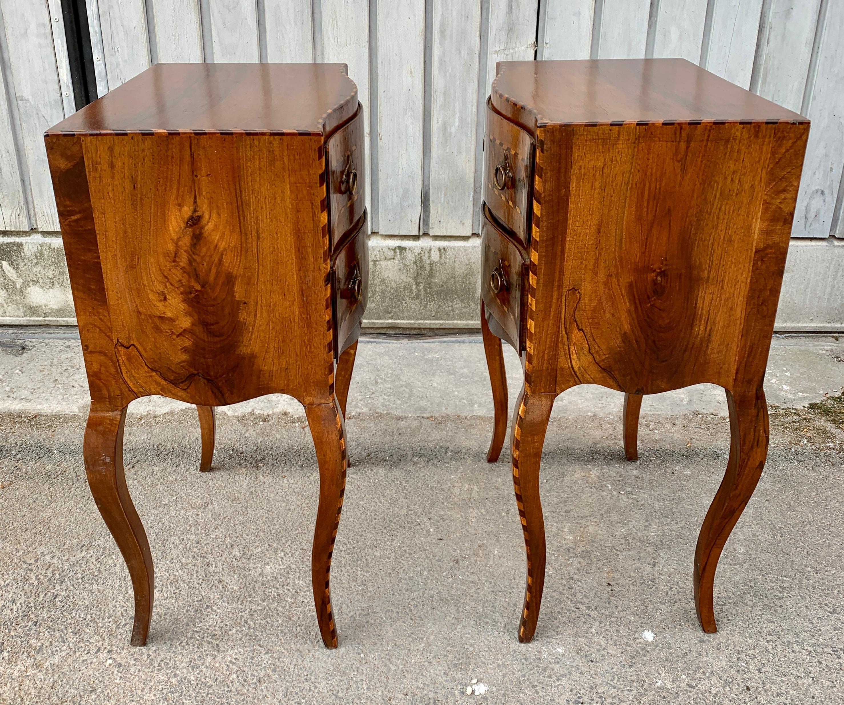 Early 20th Century Pair of Italian Antique Nightstands in Walnut and Brass Hardware