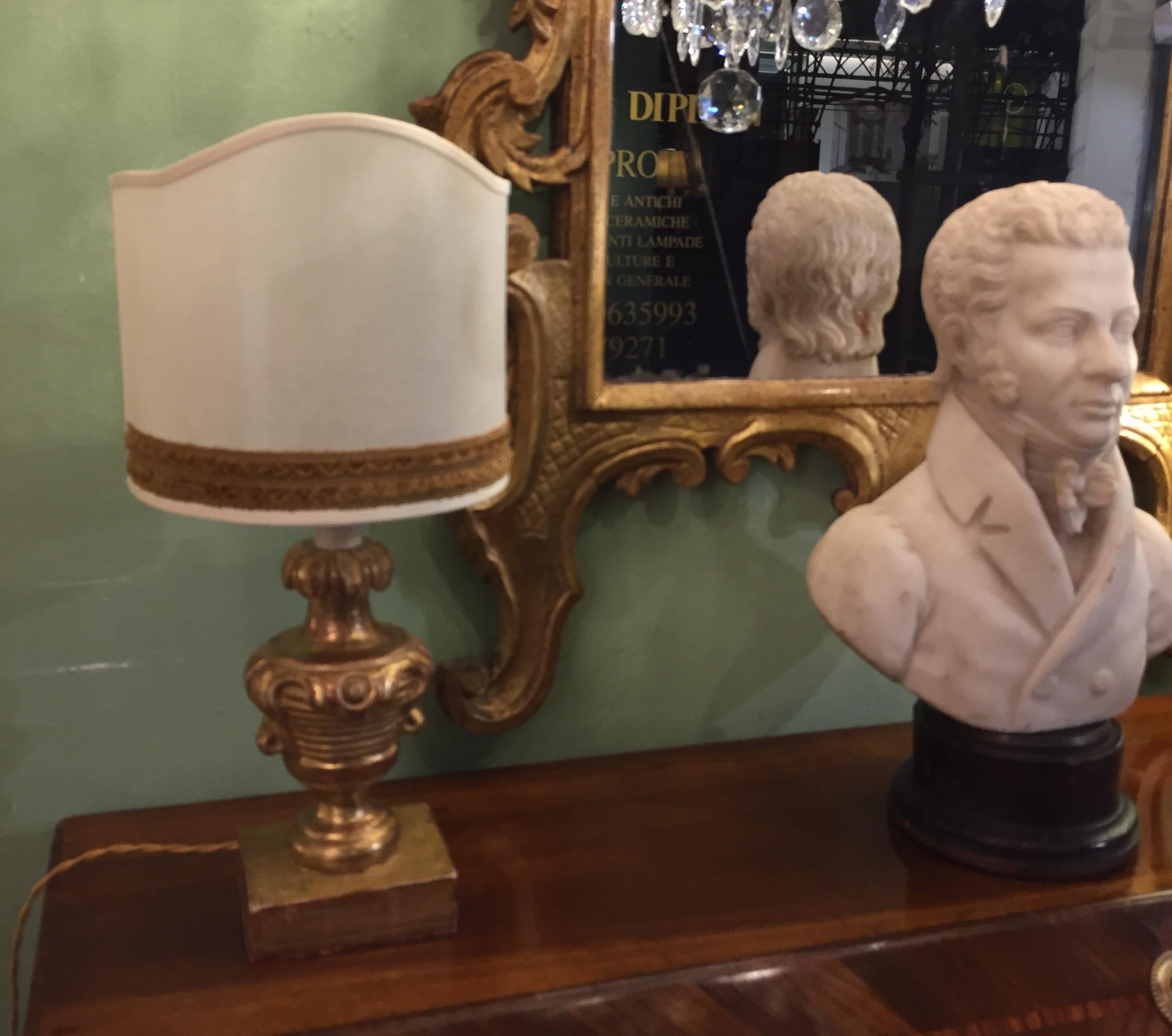 Pair of Italian Antique Table Lamps 18th Century Carved Giltwood Circular Vases In Good Condition In Milan, IT