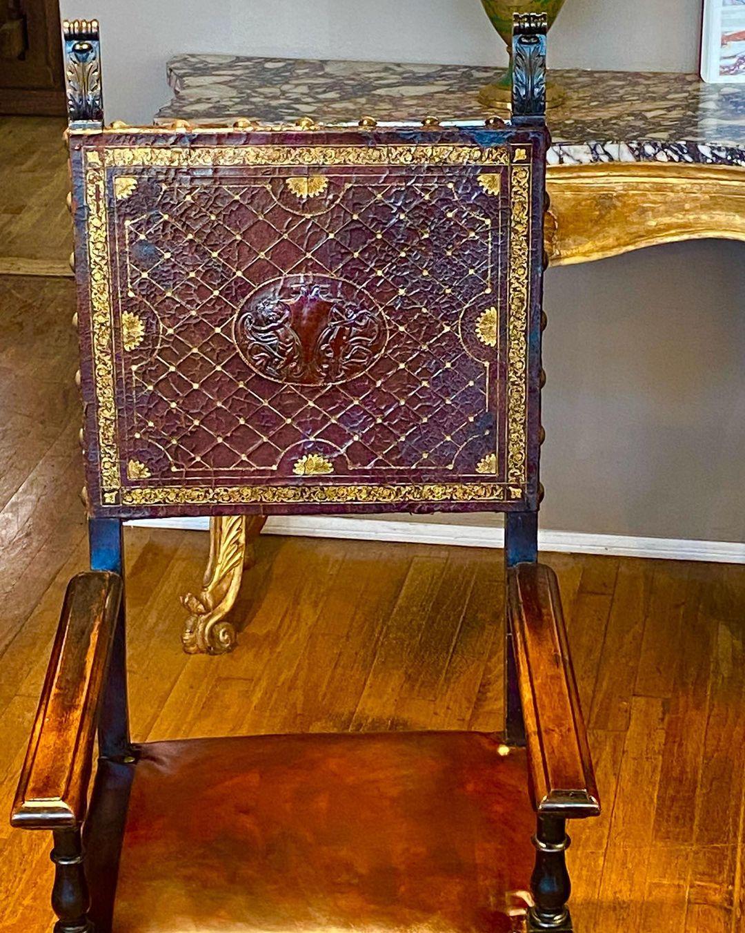 Renaissance Pair of Italian Arm Chairs, circa 1800 For Sale