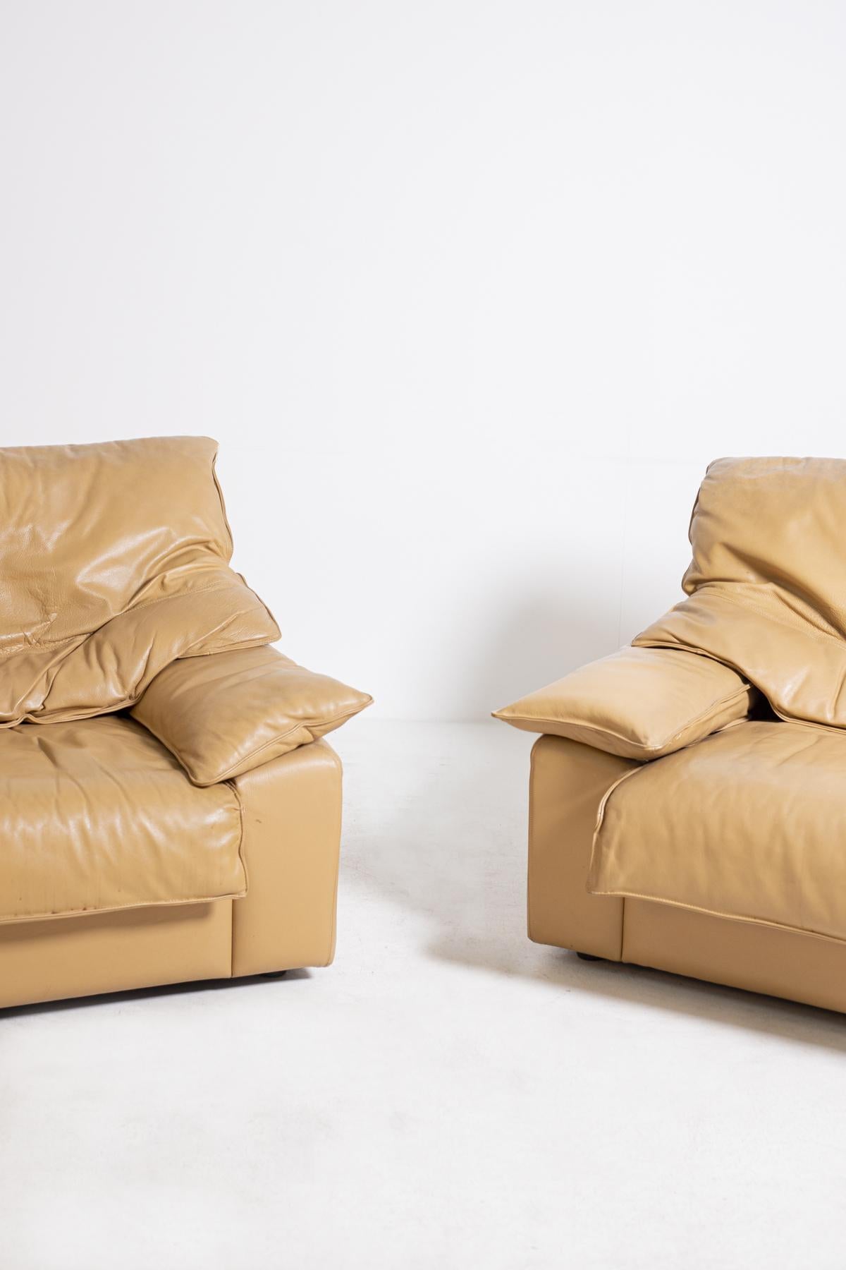 Late 20th Century Pair of Italian Armchair in Camel Leather, 1970s For Sale