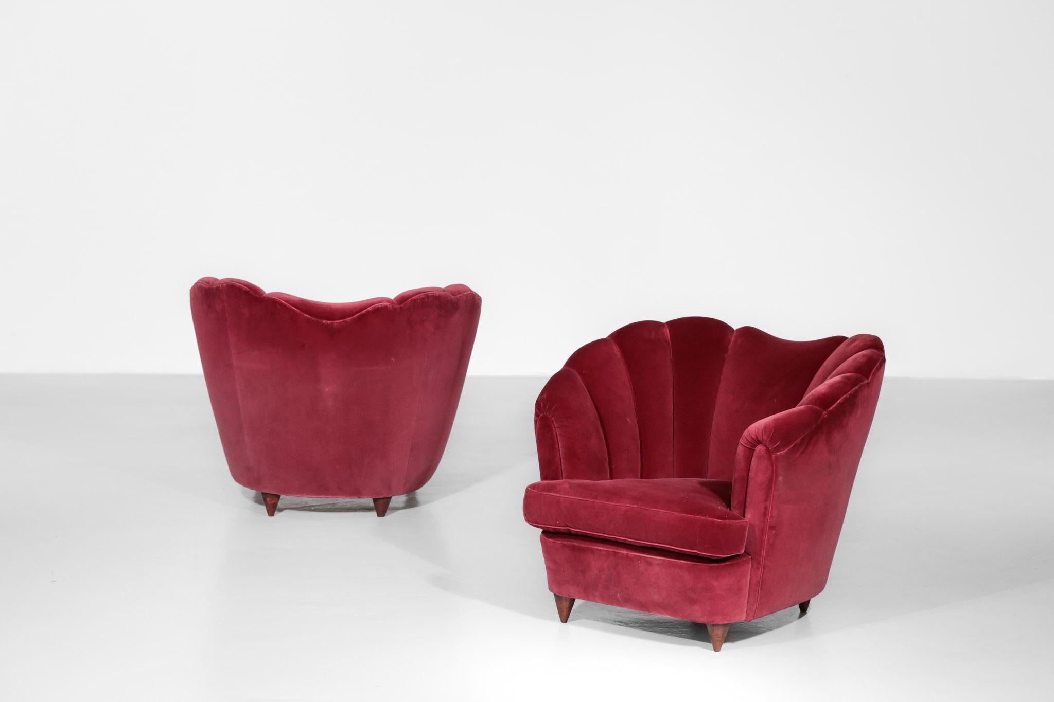 Mid-Century Modern Pair of Italian Armchair in the Style of Gio Ponti Burgundy Velvet