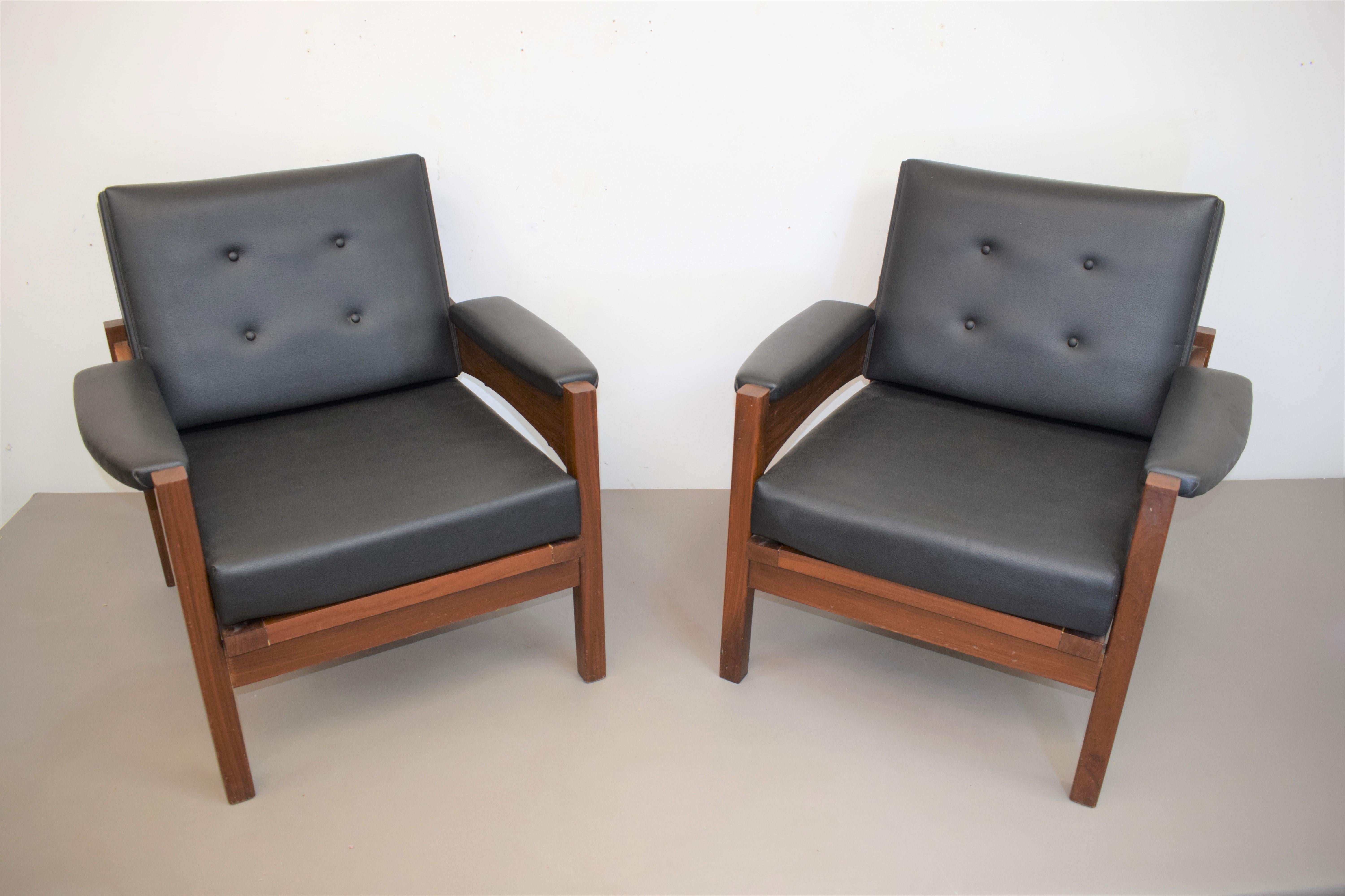 Pair of Italian armchairs, 1970s.
Dimensions: H=80cm; W=77 cm; D=72 cm; seat height = 40 cm.