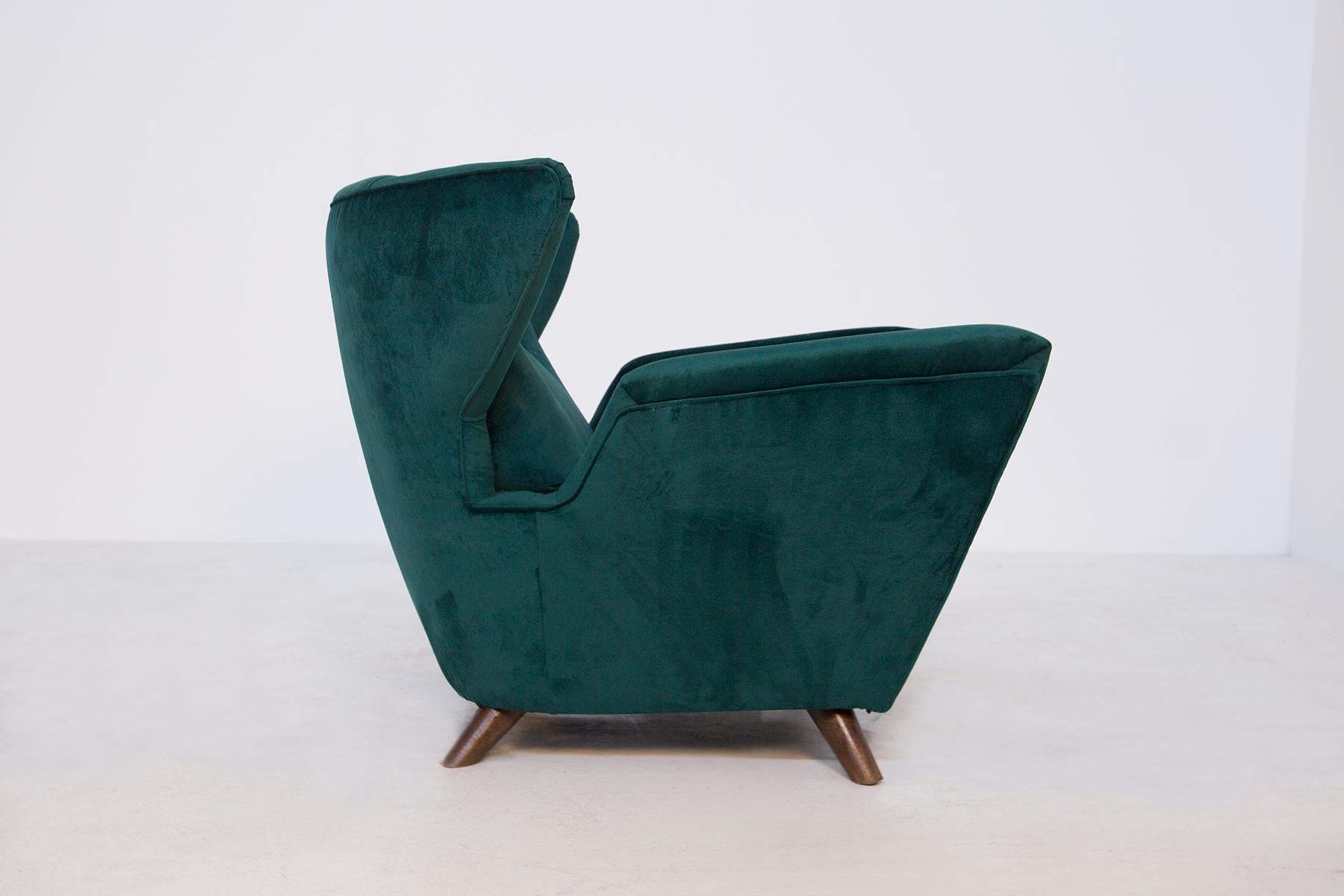 Pair of Italian Armchairs Attributed to Gio Ponti in Green Velvet, 1950s 6