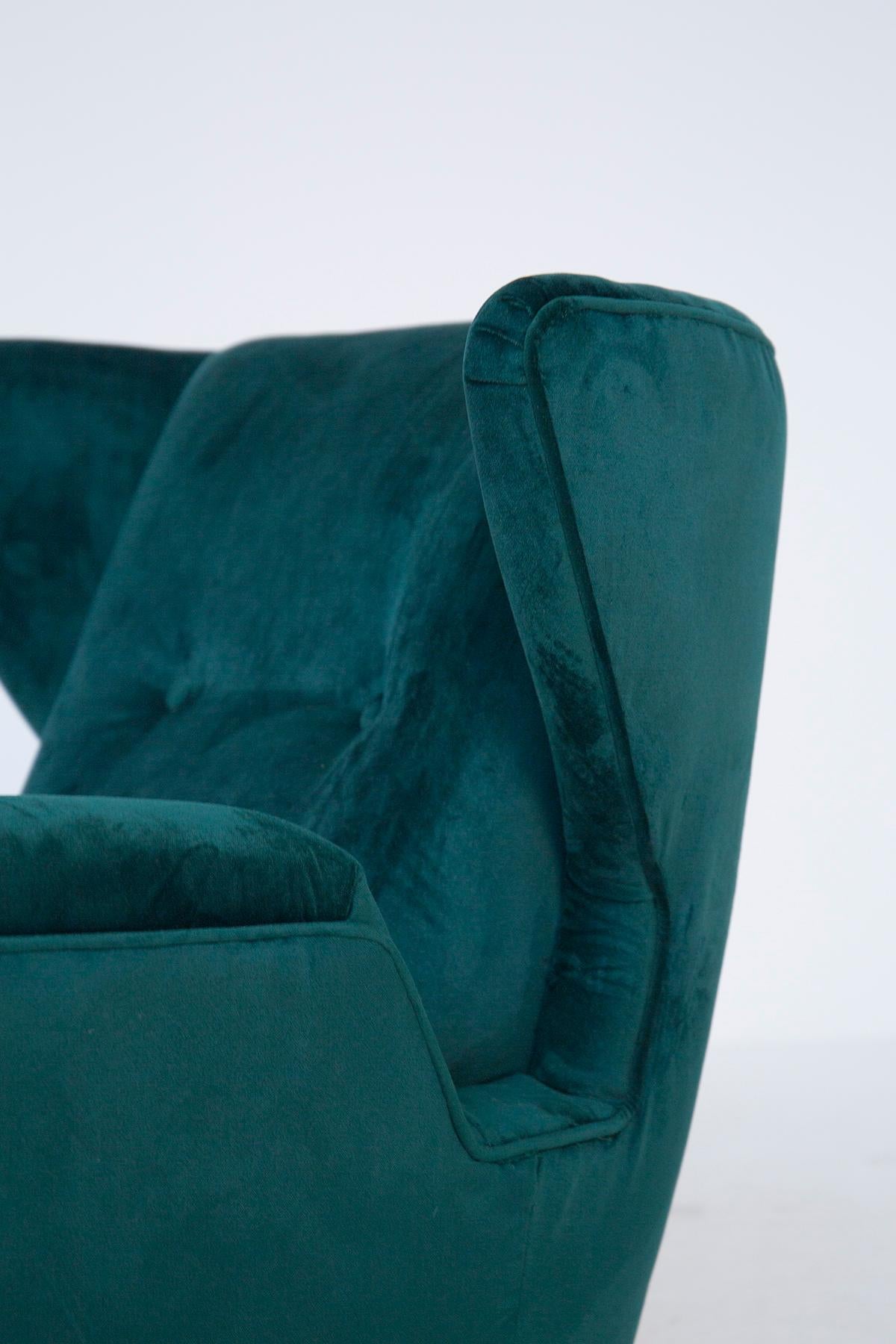 Pair of Italian Armchairs Attributed to Gio Ponti in Green Velvet, 1950s In Good Condition In Milano, IT