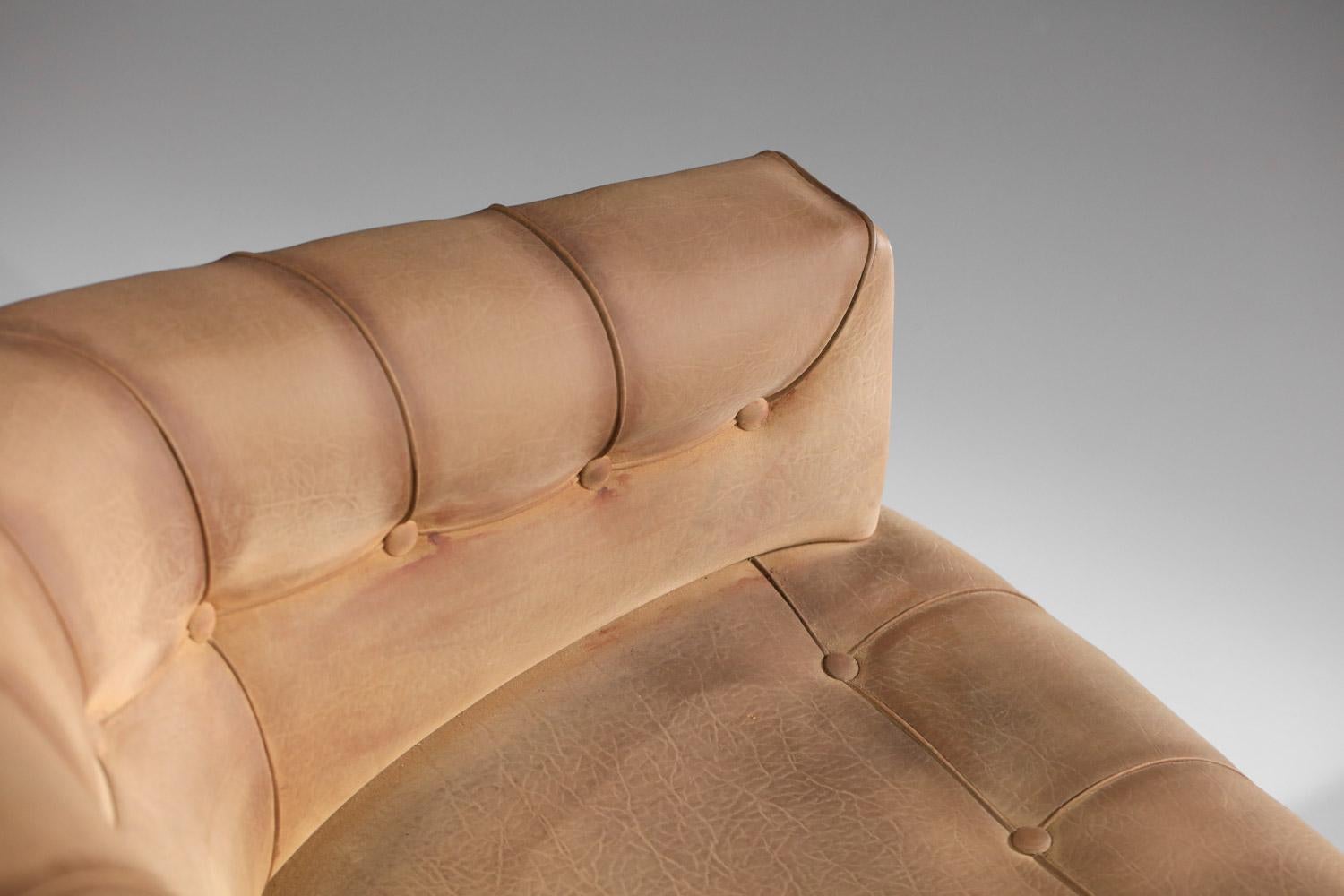 Paire de fauteuils italiens attribués à Ico Parisi en cuir et bois massif en vente 6