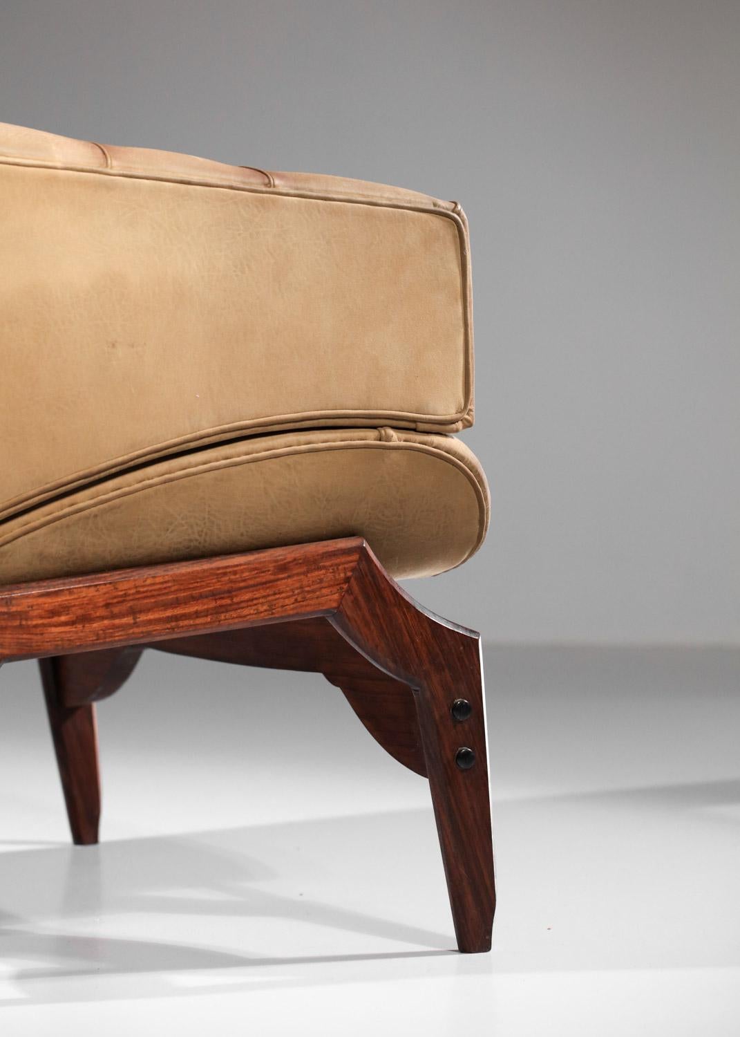 Paire de fauteuils italiens attribués à Ico Parisi en cuir et bois massif en vente 7