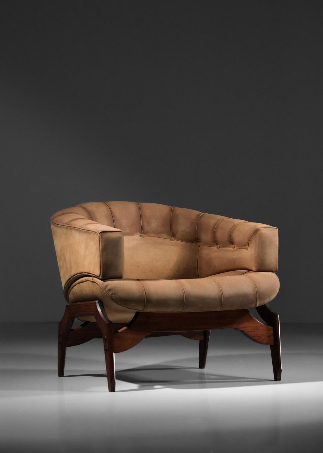Mid-Century Modern Paire de fauteuils italiens attribués à Ico Parisi en cuir et bois massif en vente