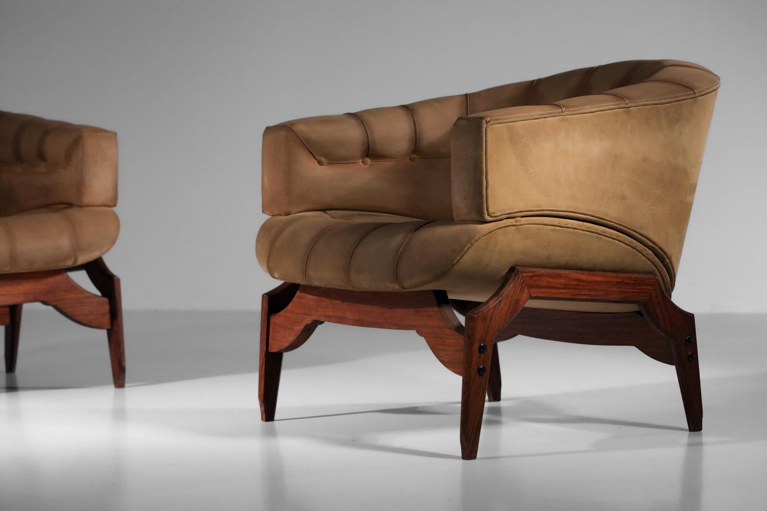 Paire de fauteuils italiens attribués à Ico Parisi en cuir et bois massif en vente 2