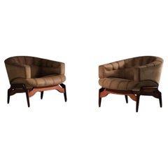 Pair of Italian armchairs attributed to Ico Parisi in leather and solid wood