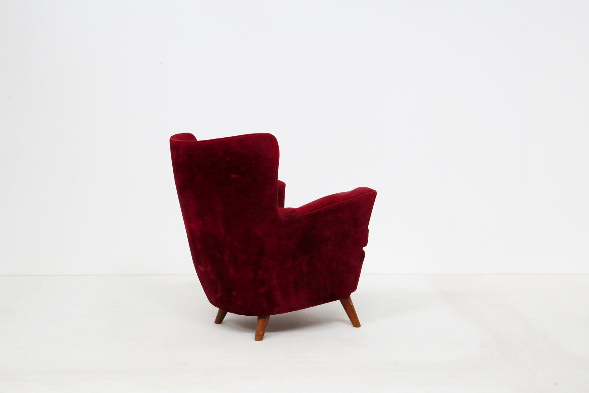 Pair of Italian Armchairs Attributed to Melchiorre Bega in Bordeaux Velvet, 1950 5