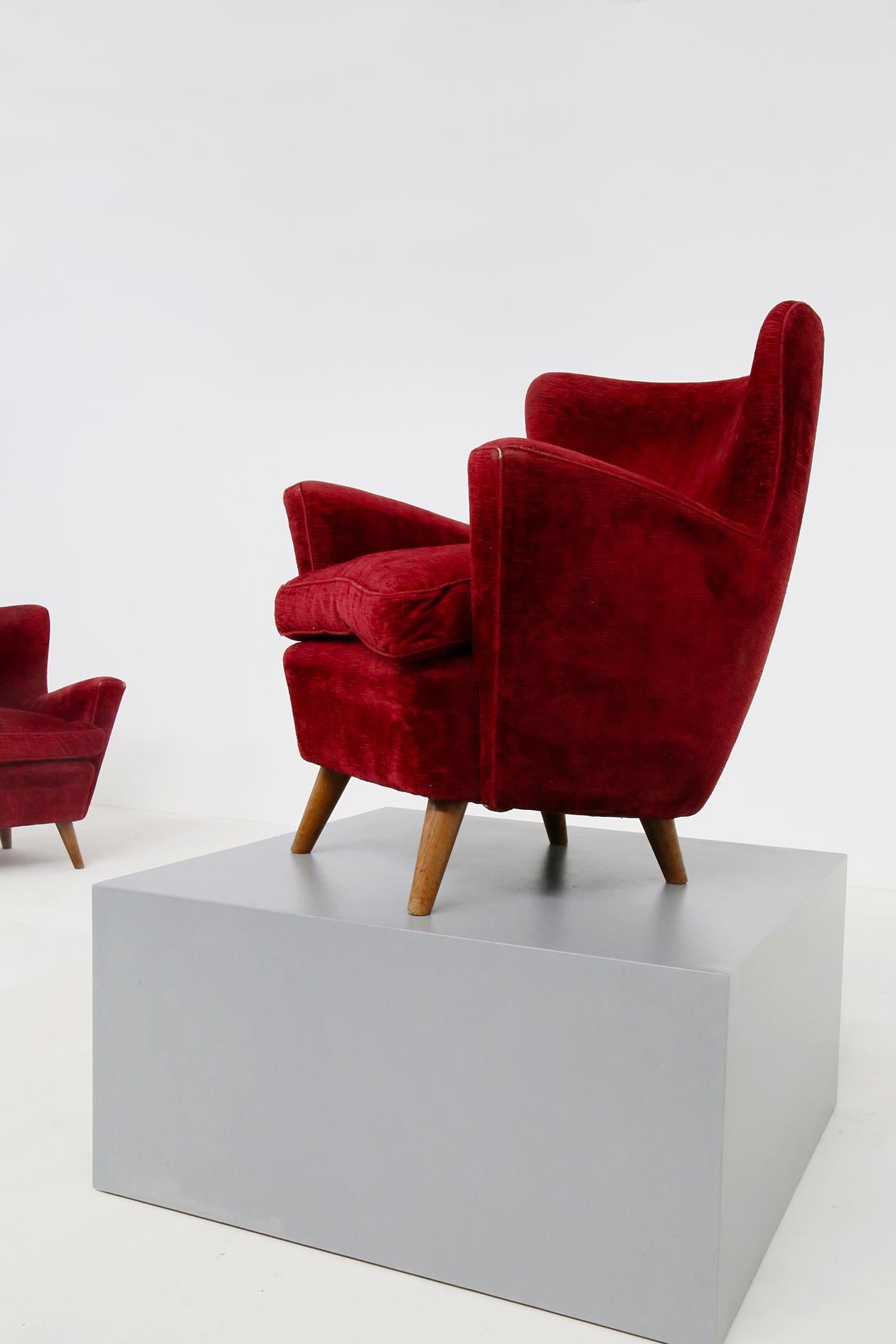 Pair of Italian Armchairs Attributed to Melchiorre Bega in Bordeaux Velvet, 1950 7