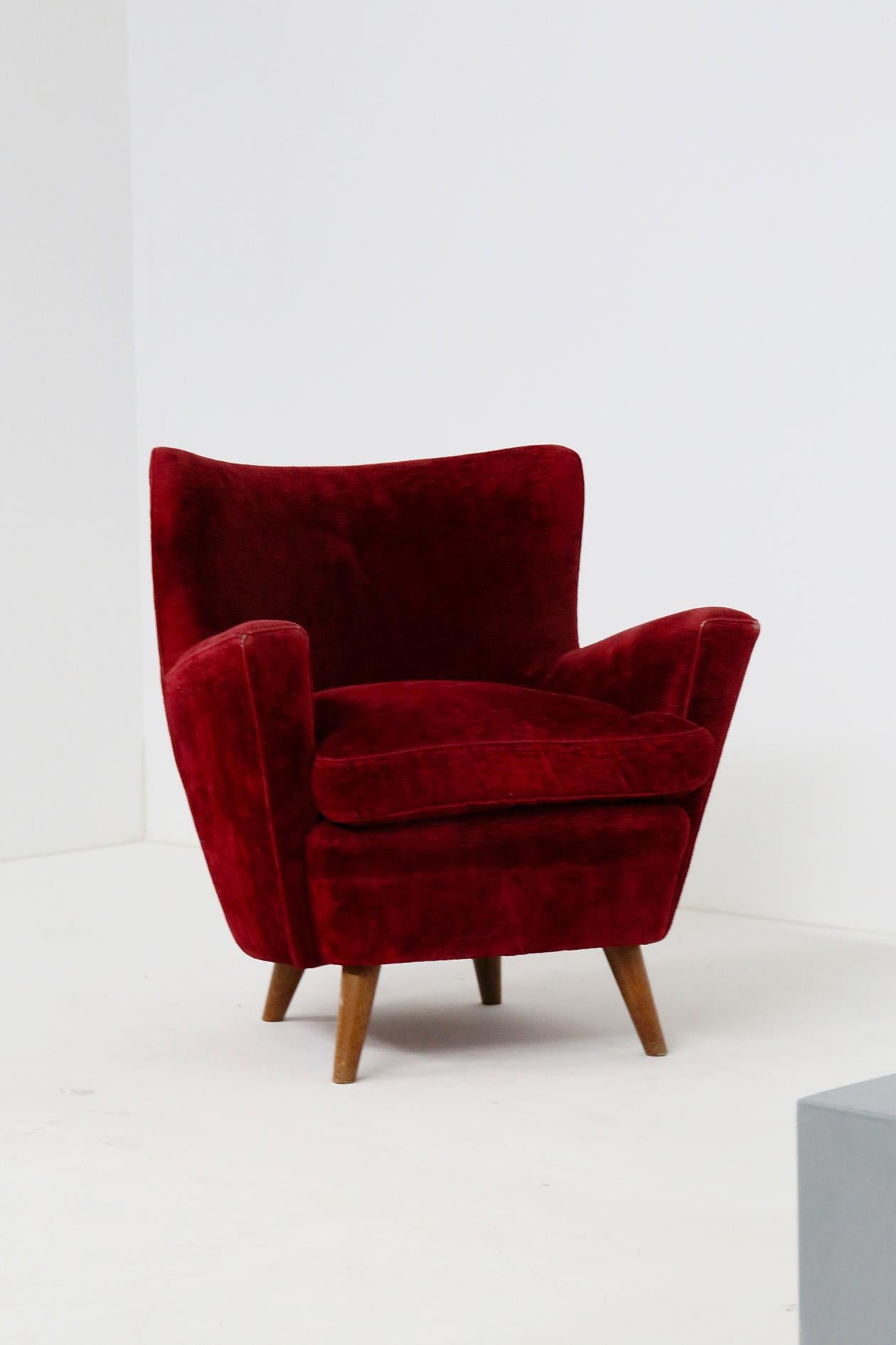 Pair of Italian Armchairs Attributed to Melchiorre Bega in Bordeaux Velvet, 1950 8