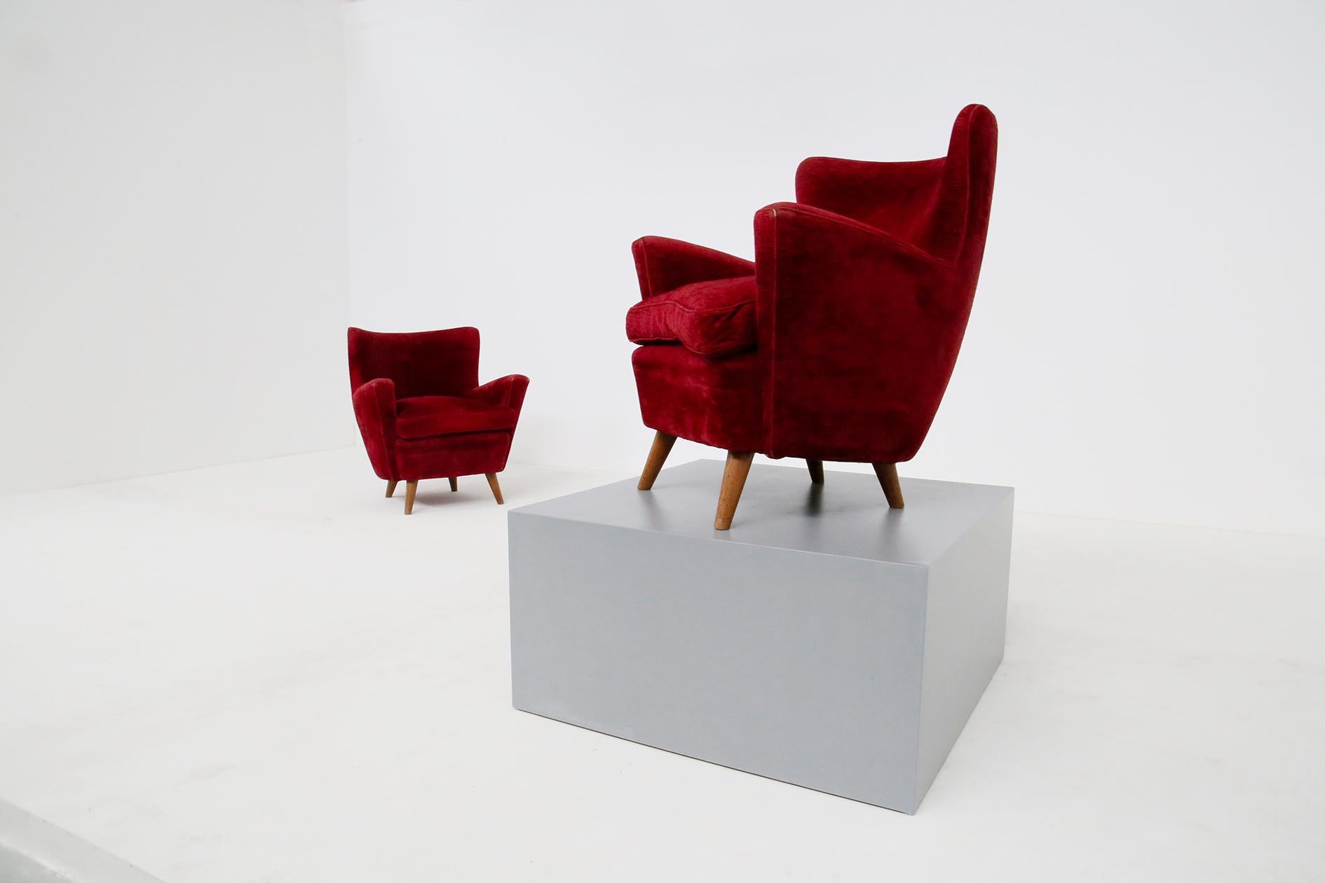 Mid-Century Modern Pair of Italian Armchairs Attributed to Melchiorre Bega in Bordeaux Velvet, 1950