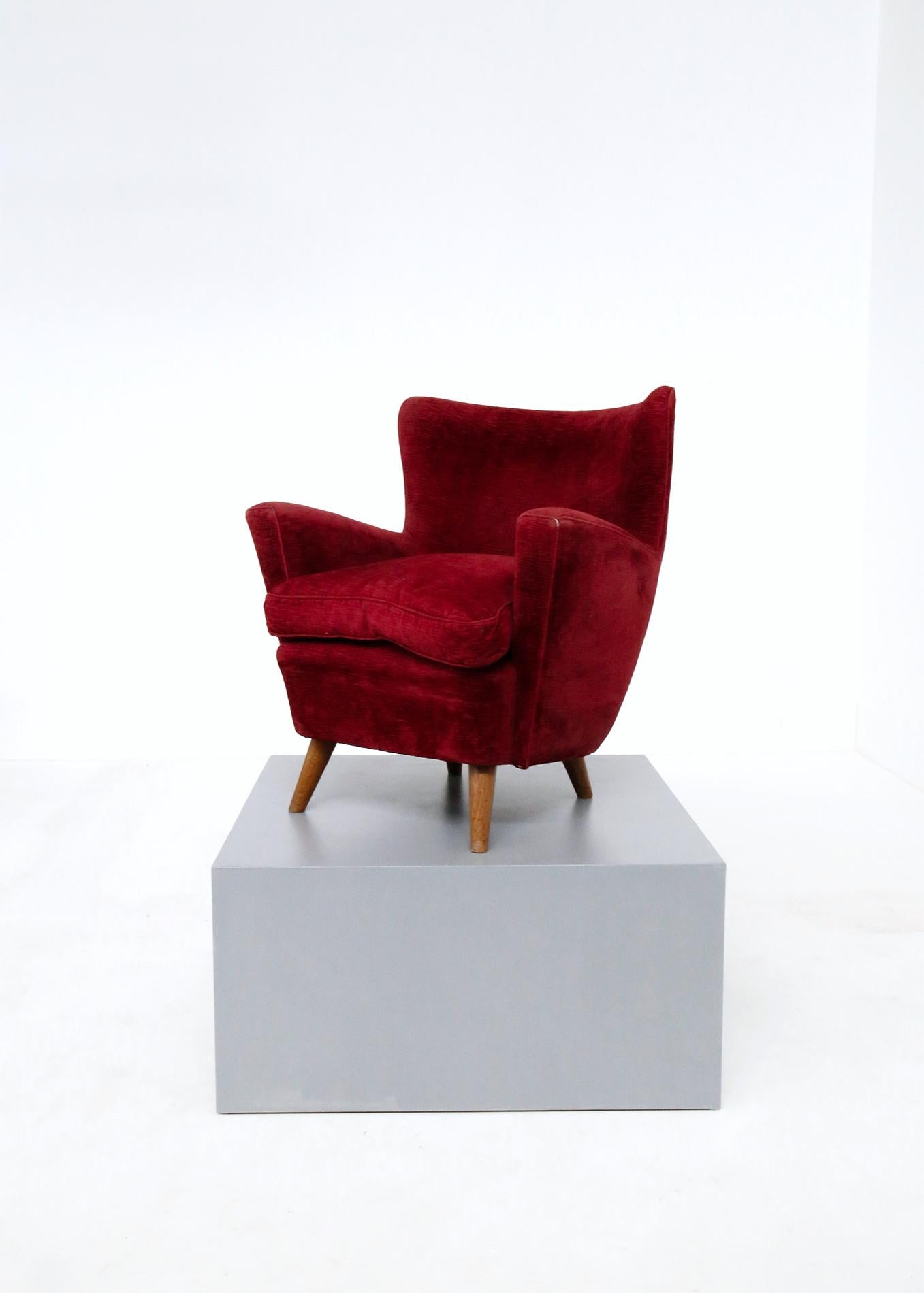 Pair of Italian Armchairs Attributed to Melchiorre Bega in Bordeaux Velvet, 1950 1