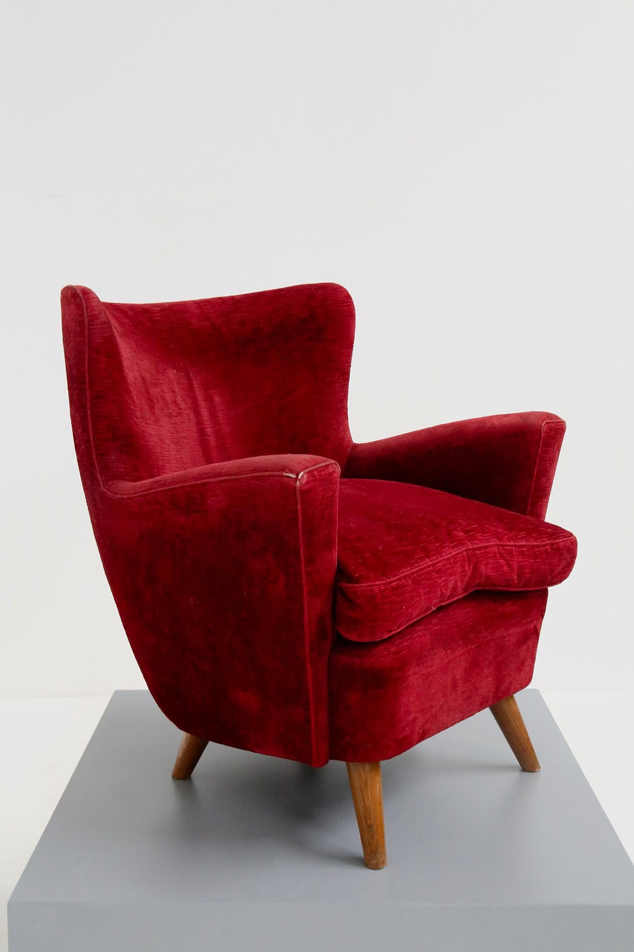 Pair of Italian Armchairs Attributed to Melchiorre Bega in Bordeaux Velvet, 1950 3