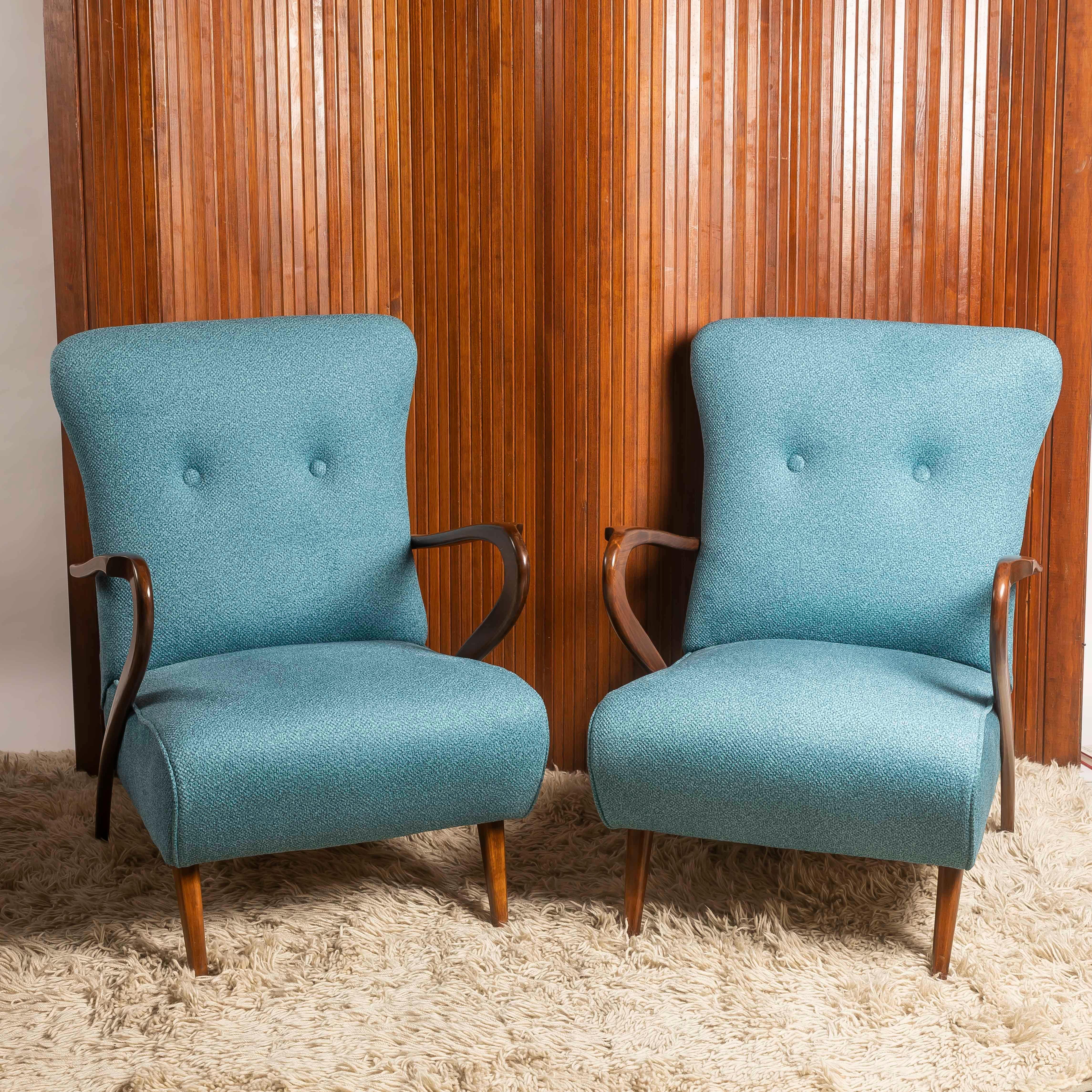 Pareja de sillones italianos atribuidos a Paolo Buffa, hacia 1950 en venta 9