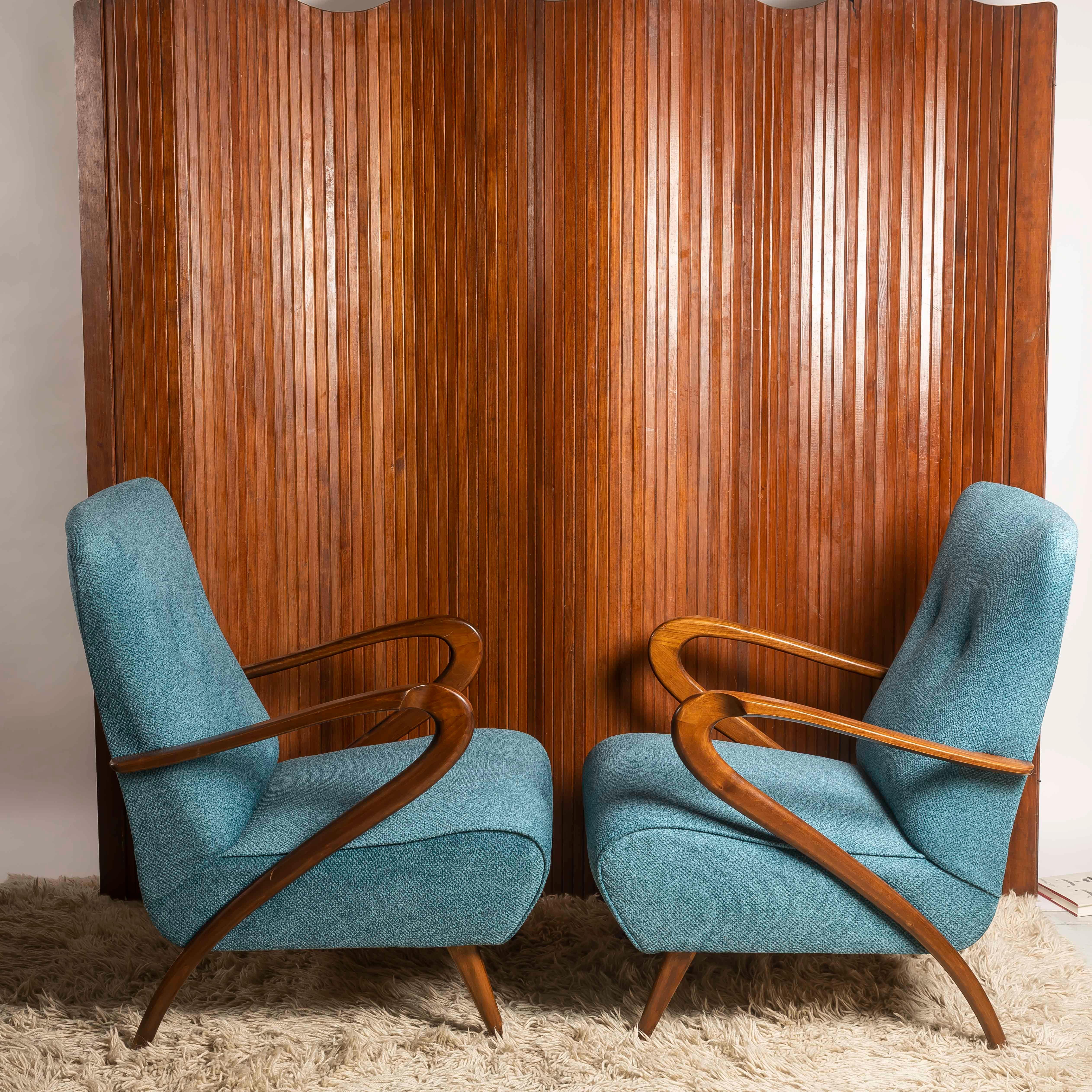 Pareja de sillones italianos atribuidos a Paolo Buffa, hacia 1950 Moderno de mediados de siglo en venta