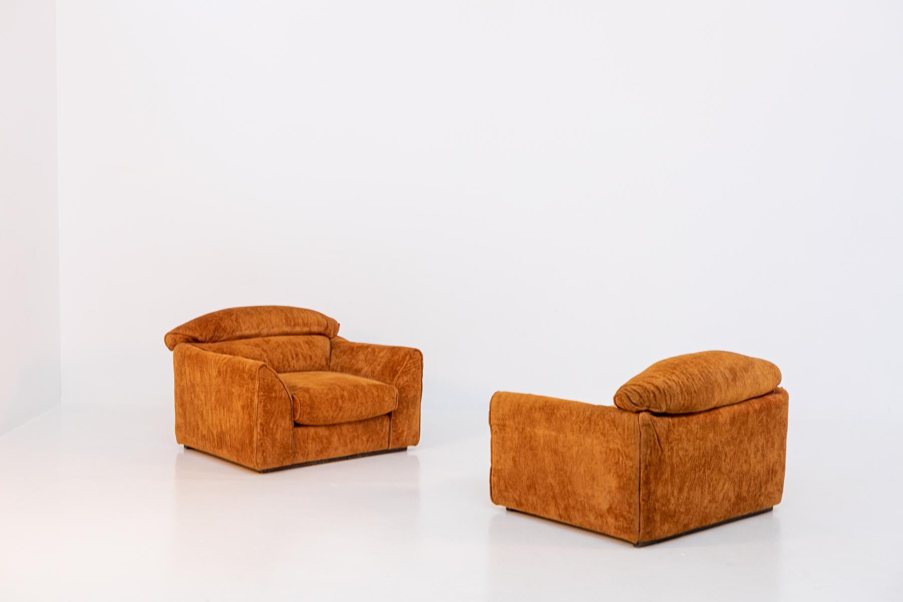 Pair of Italian Armchairs by D'urbino, De Pas and Lomazzi in Orange Velvet 2
