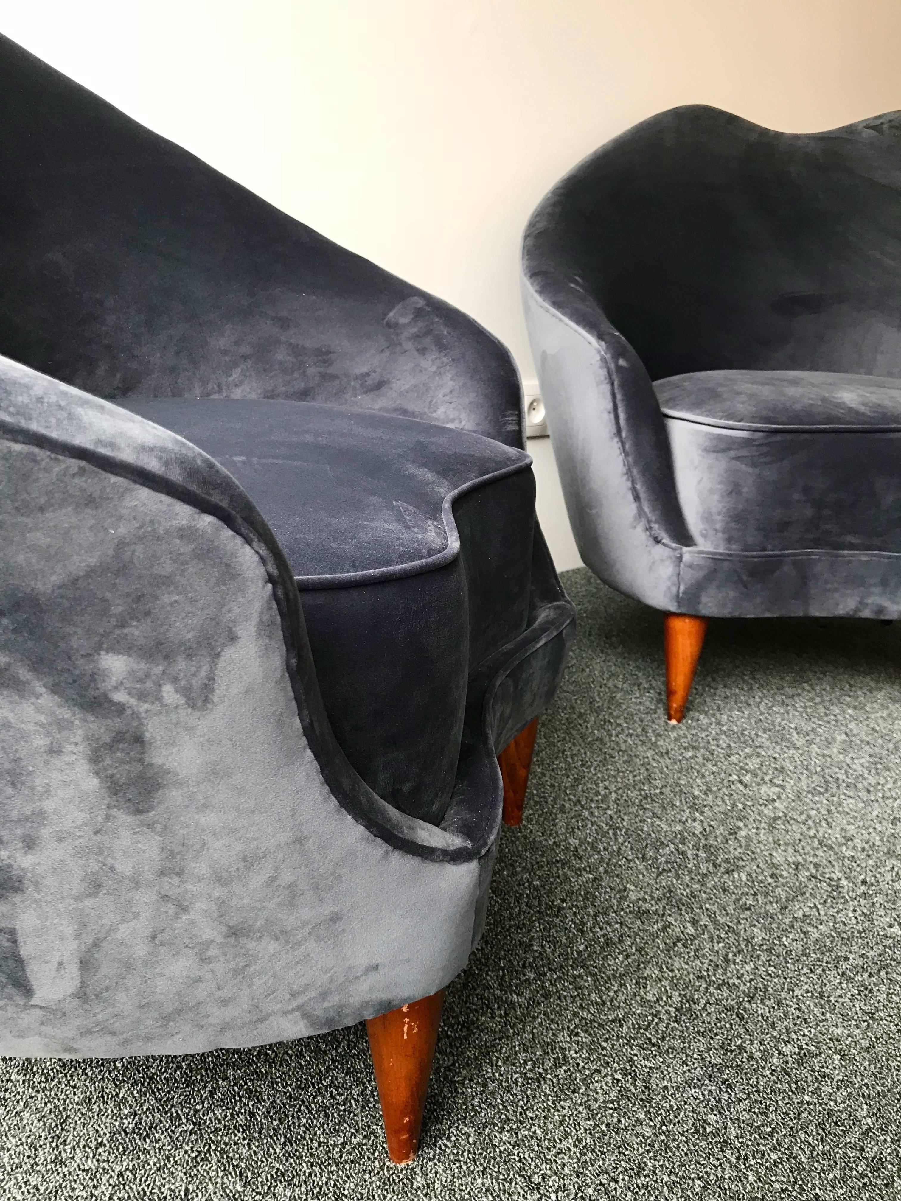 Pair of Italian Armchairs by Federico Munari, Italy, 1960s In Excellent Condition In SAINT-OUEN, FR