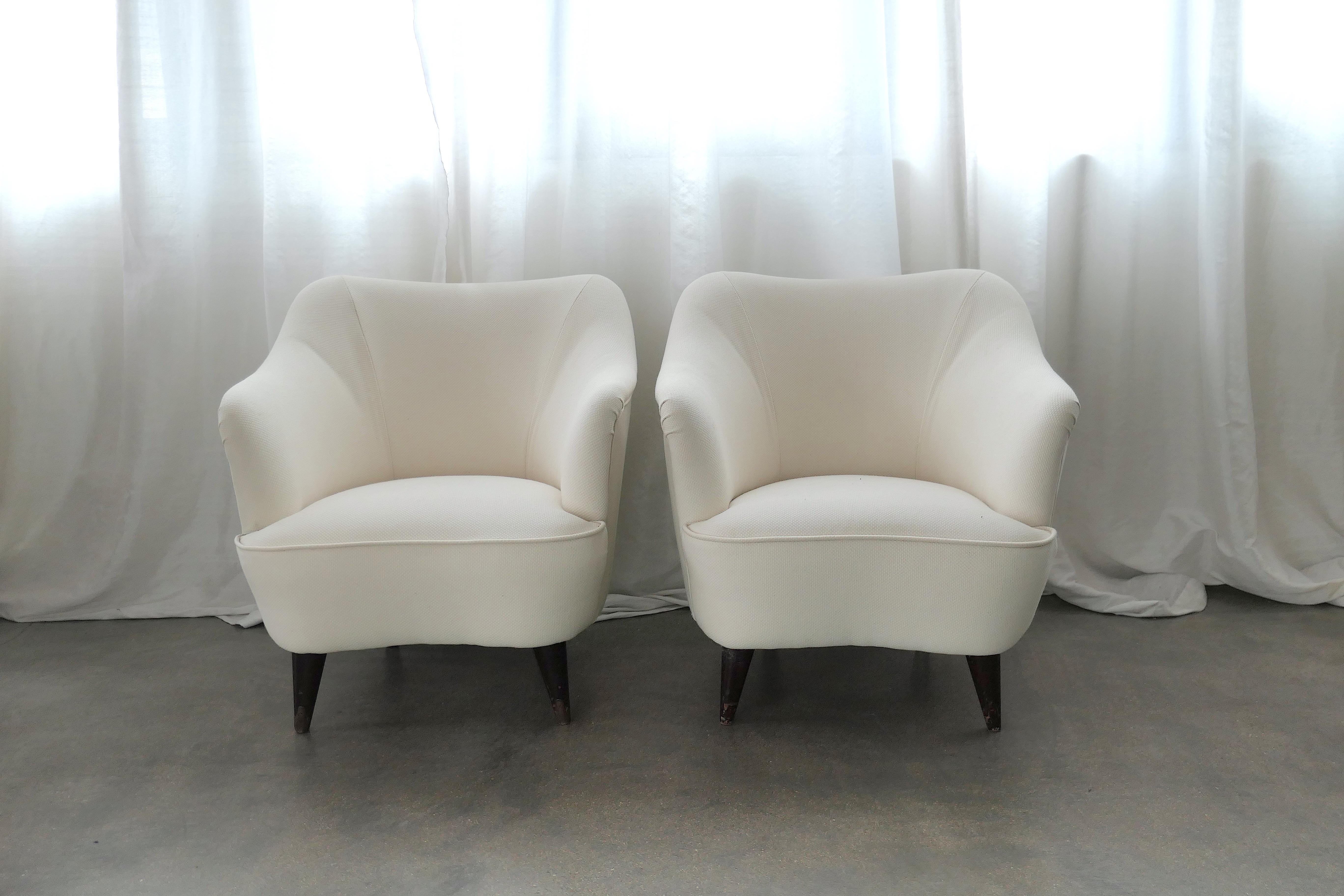 Fabric Pair of Italian Armchairs by Gio Ponti for Casa e Giardino, 1930s For Sale