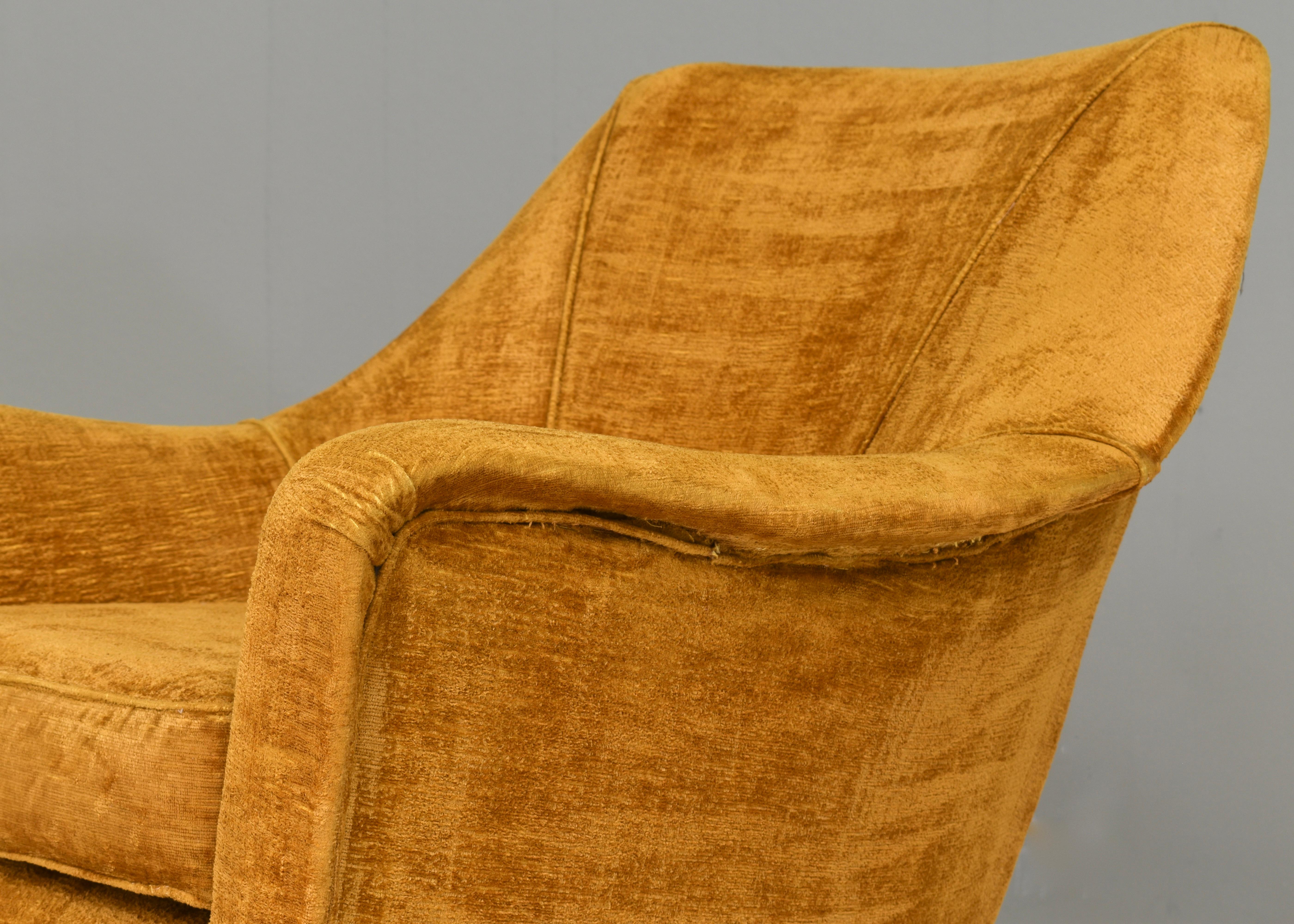 Pair of Italian Armchairs by or in the Style of Ico Parisi, Italy, circa 950 For Sale 5